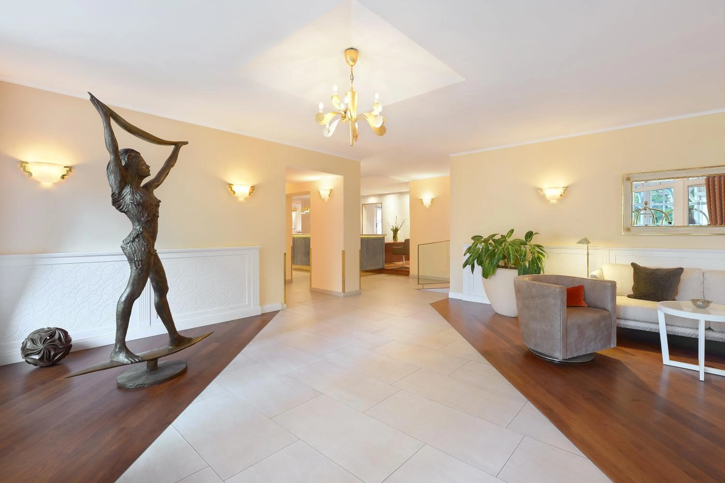 Lobby or reception in ROEWERS Privathotel & Spa