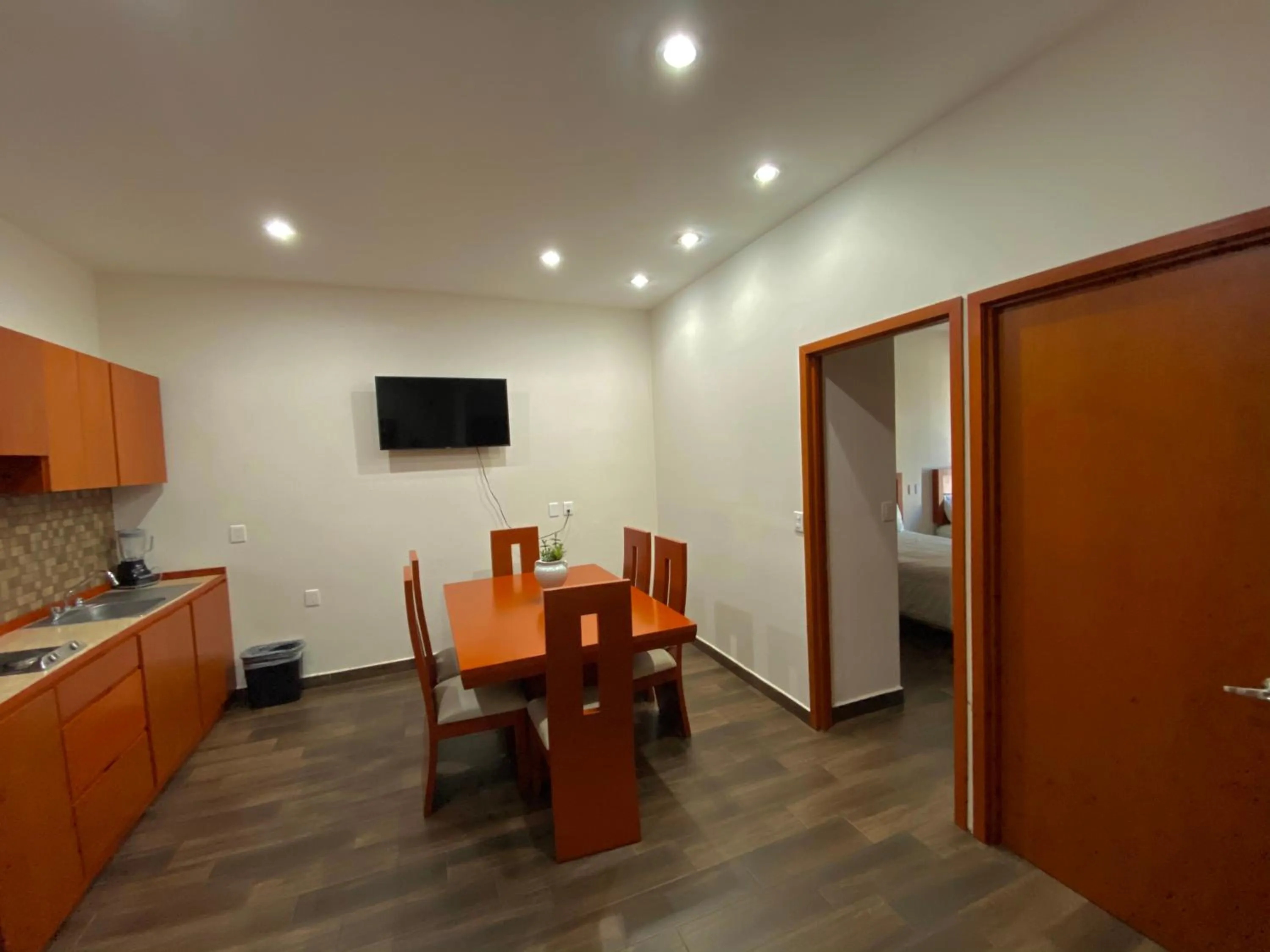 Dining area in La Lola Hotel & Suites