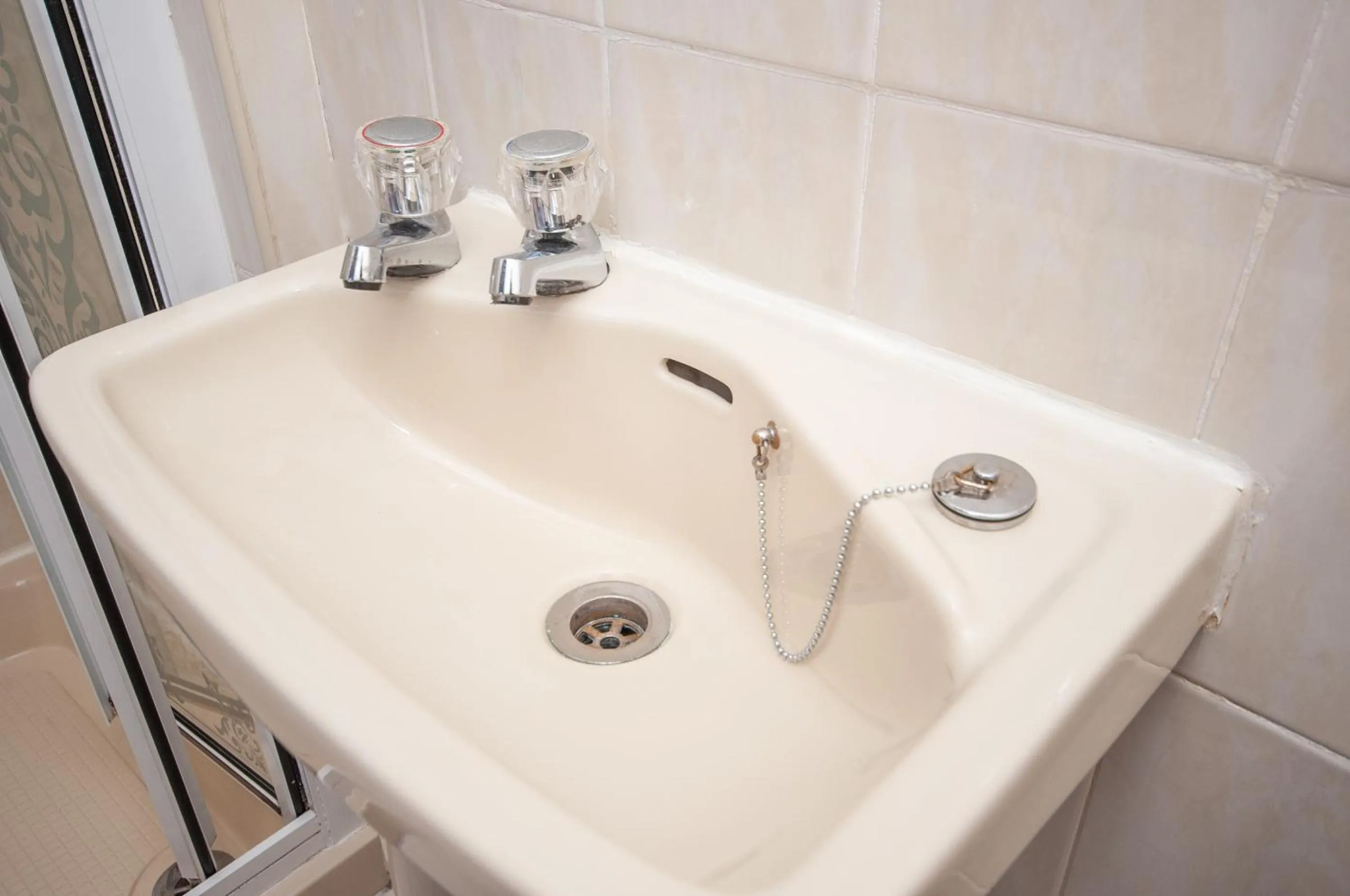 Bathroom in The Ferndale Hotel