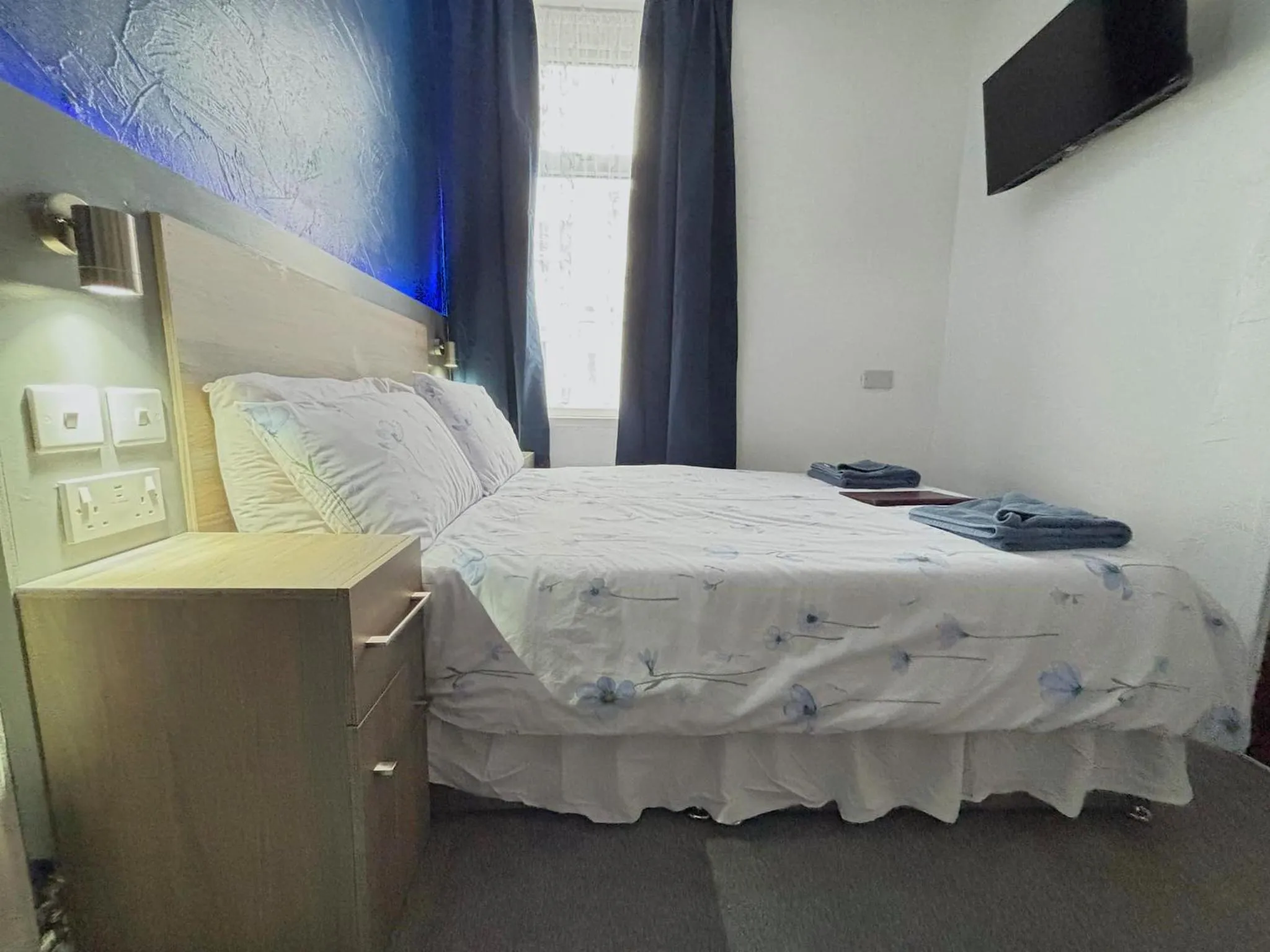 Bed in The Ferndale Hotel