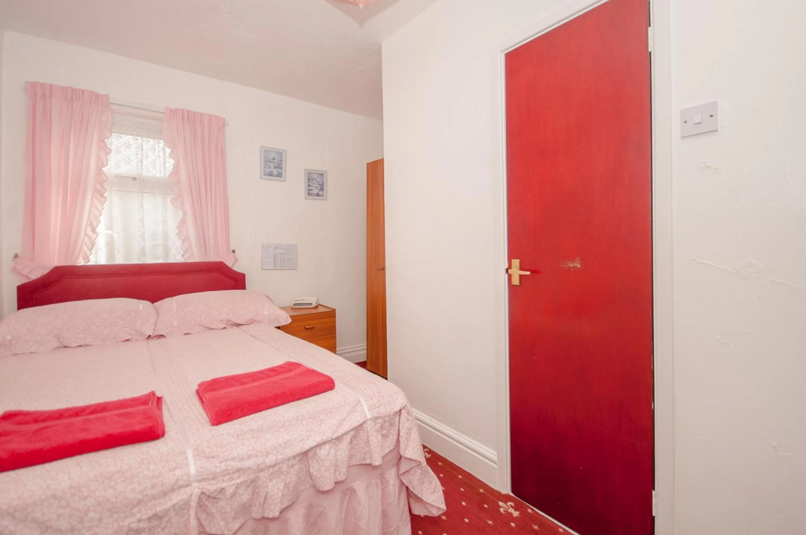 Double Room with Private Bathroom in The Ferndale Hotel