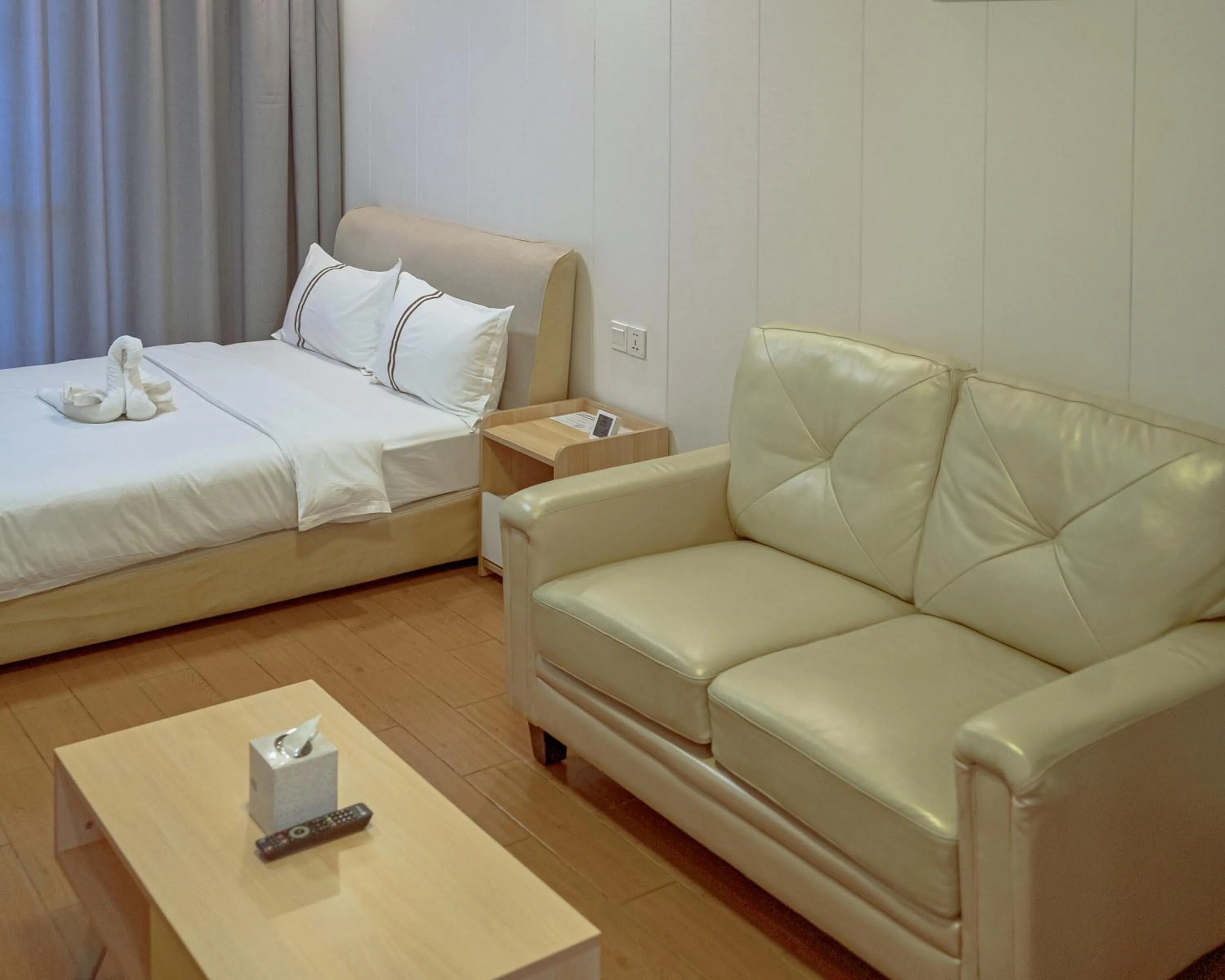 Bed in Phoenix Apartment by LINK