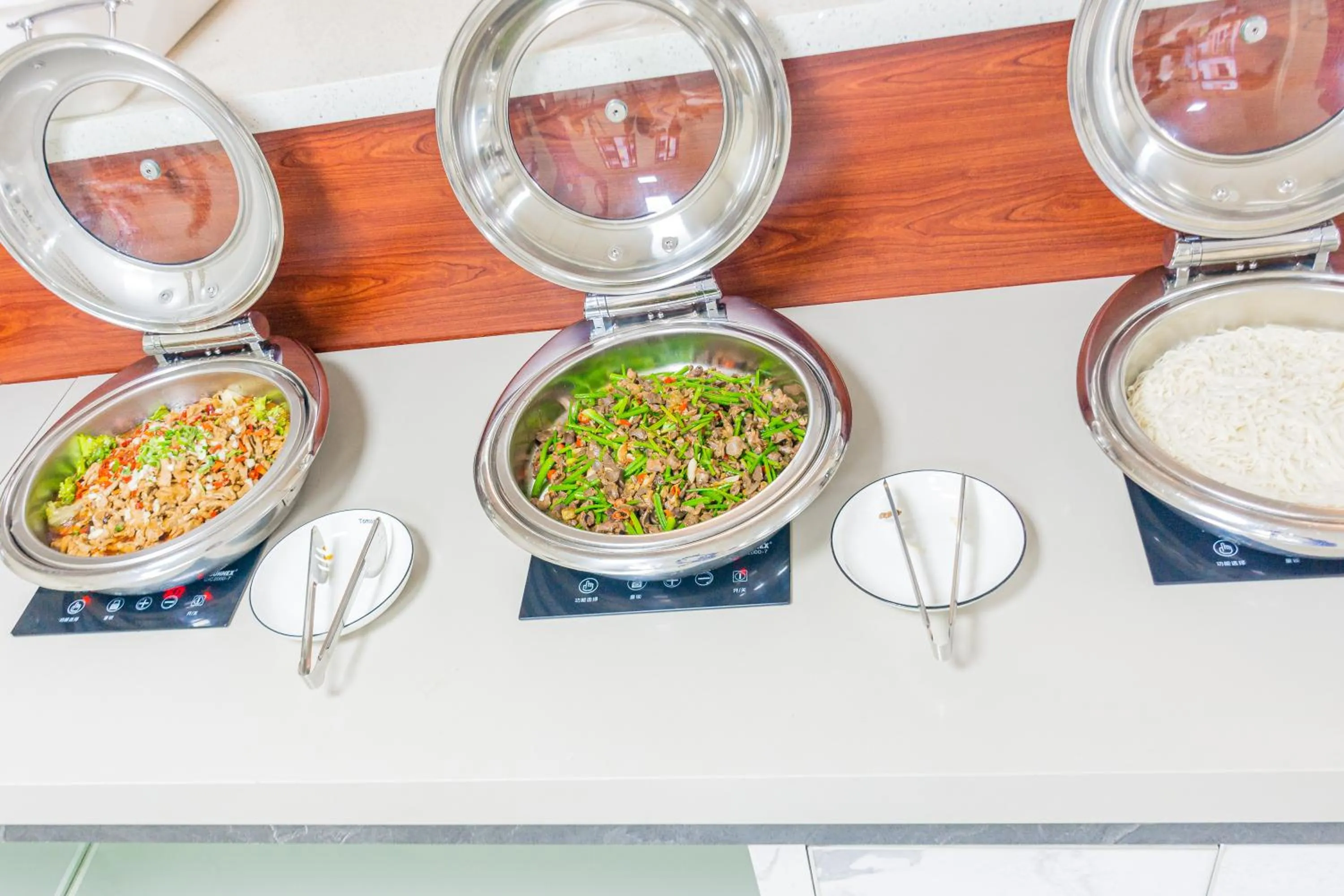 Lunch in Phoenix Apartment by LINK