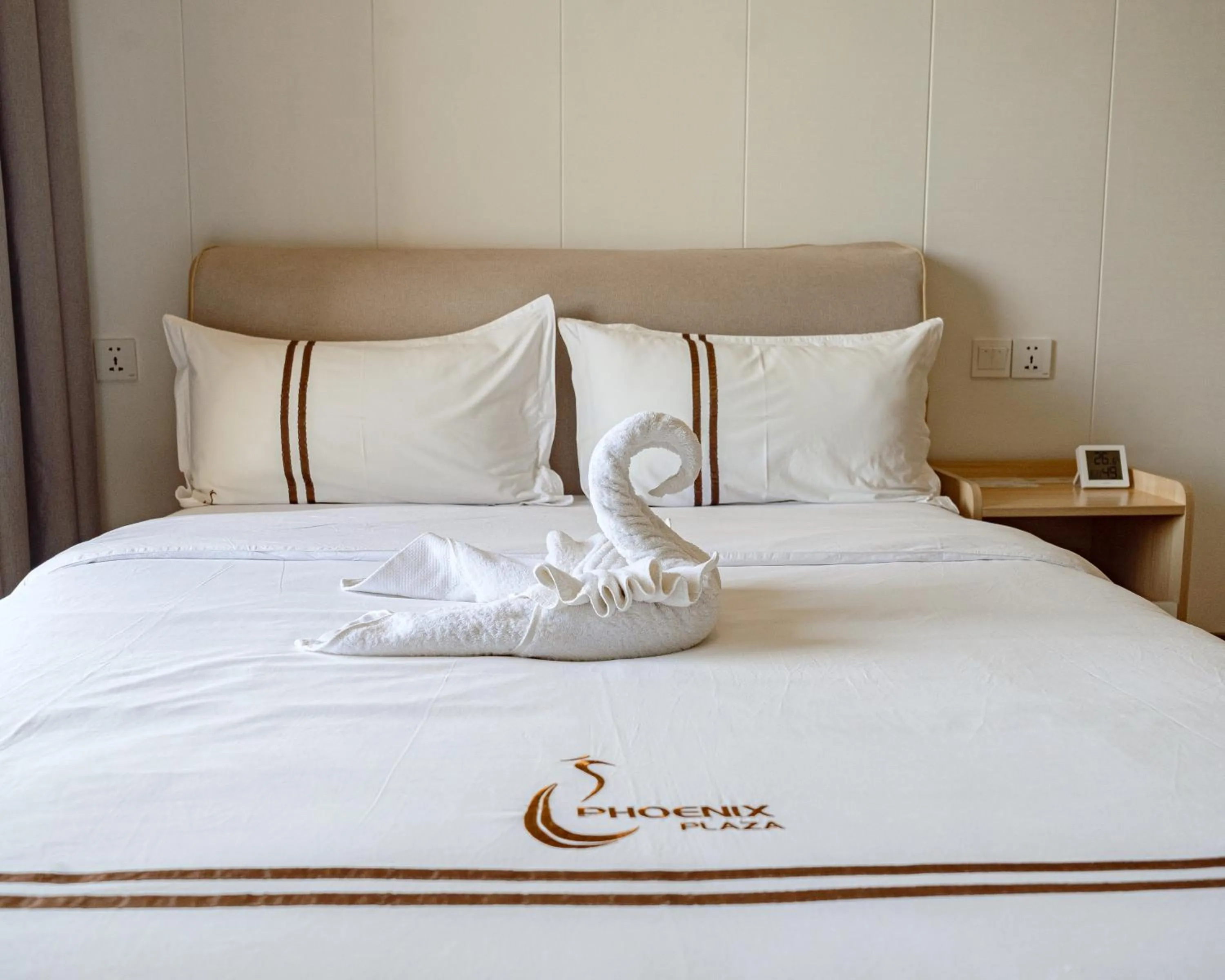 Bed in Phoenix Apartment by LINK