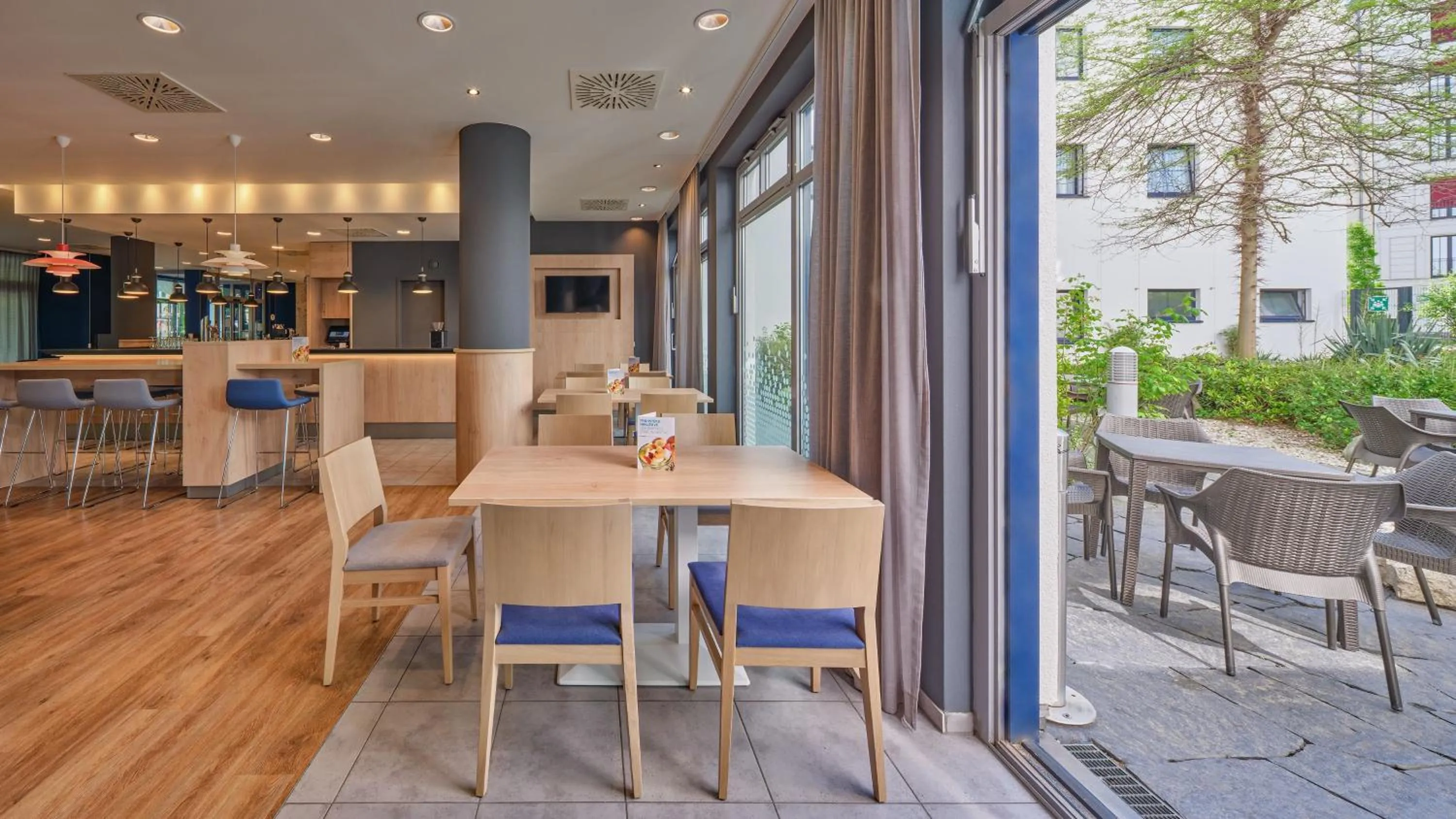 Breakfast in Holiday Inn Express Berlin City Centre by IHG