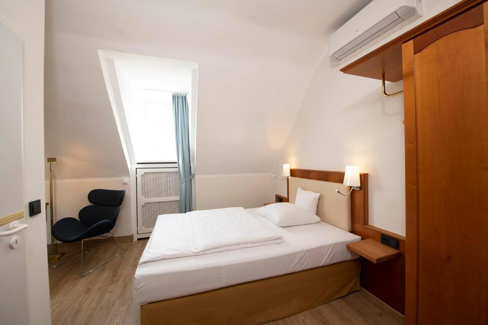 Bed in Landhotel Kauzenberg