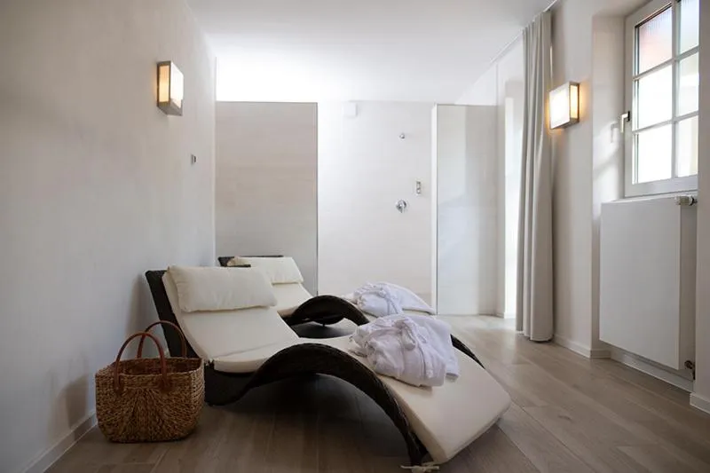 Sauna, Bed in Landhotel Kauzenberg