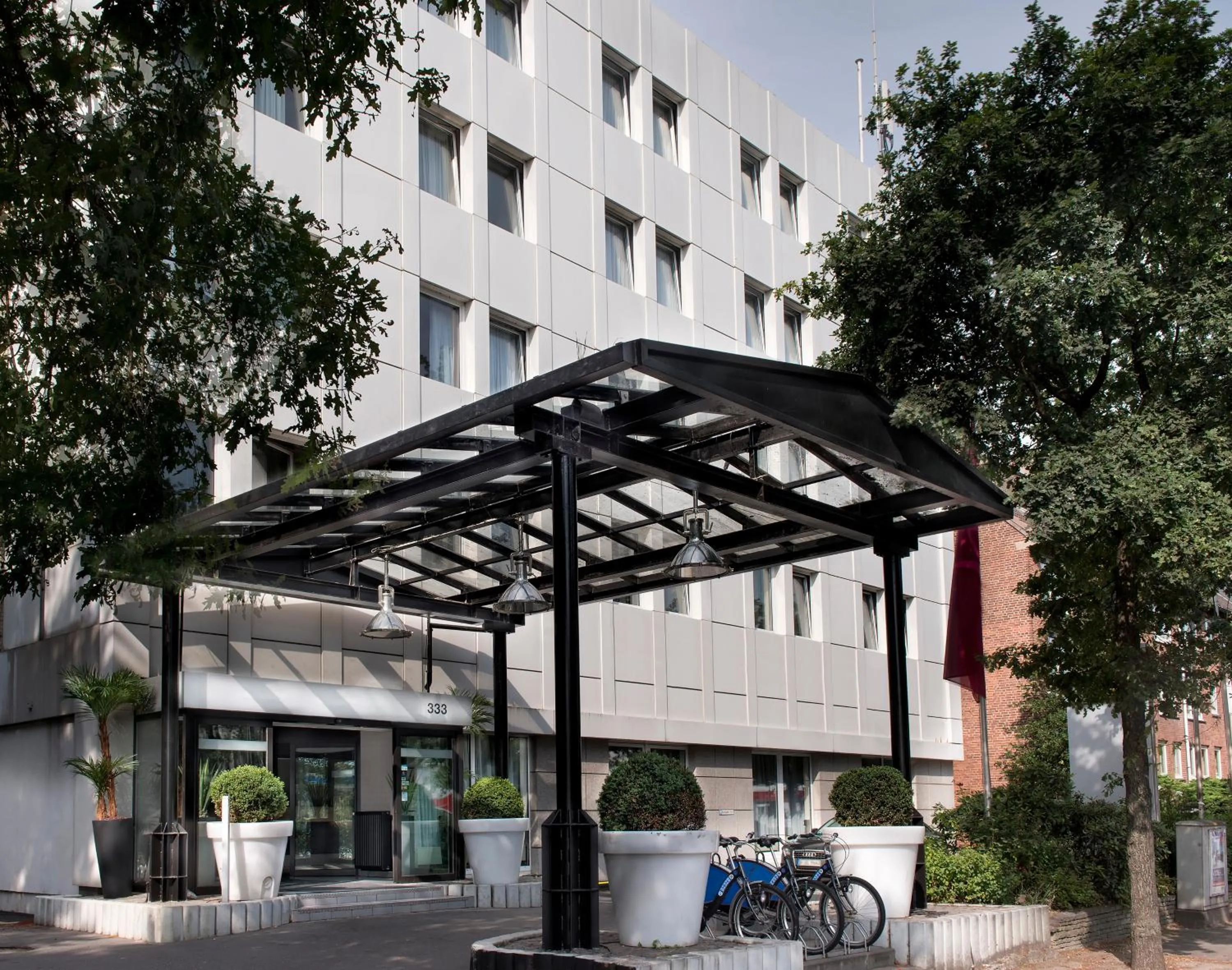 Property building in Park Hotel Hamburg Arena