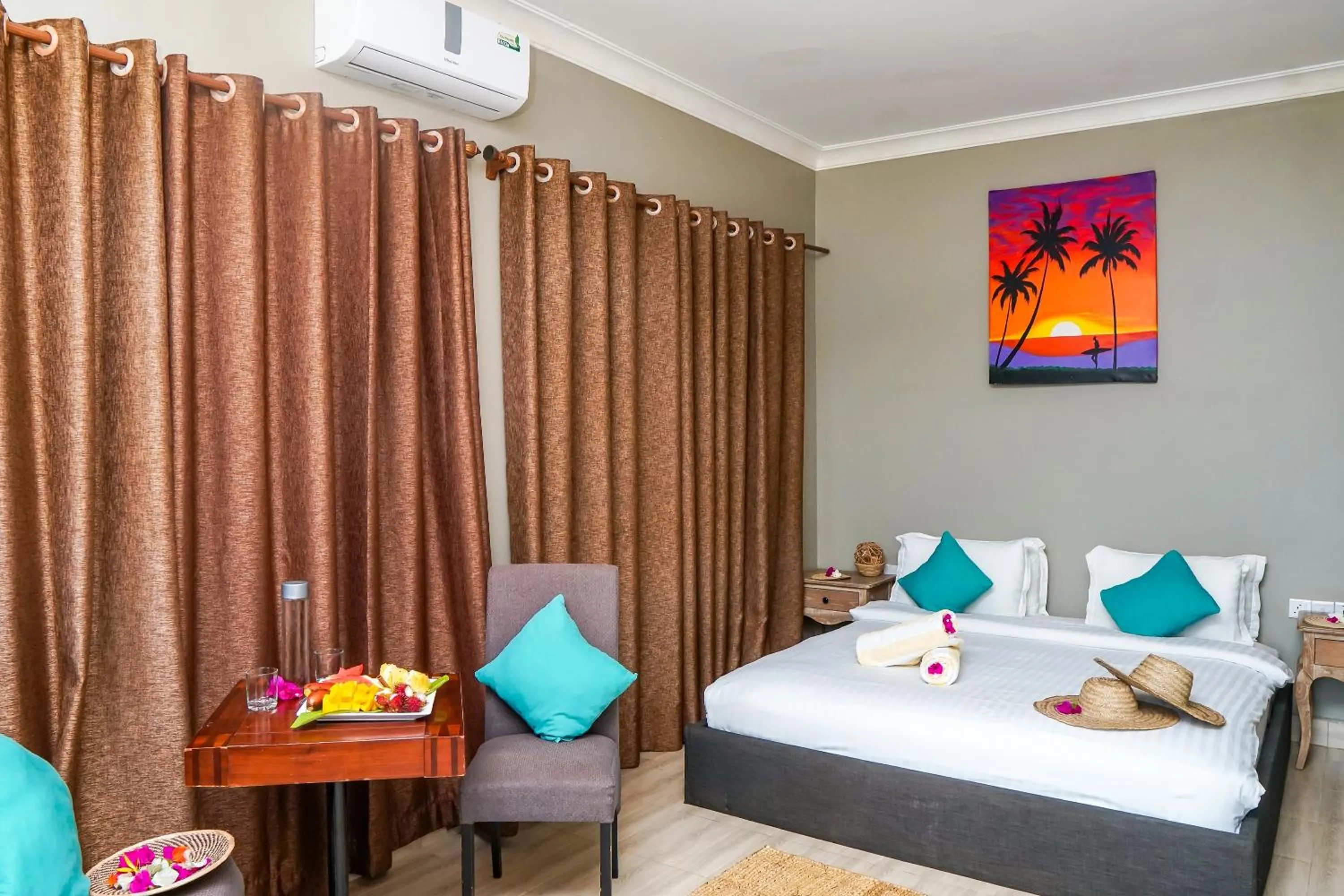 Bedroom, Bed in Aquamarina Hotel