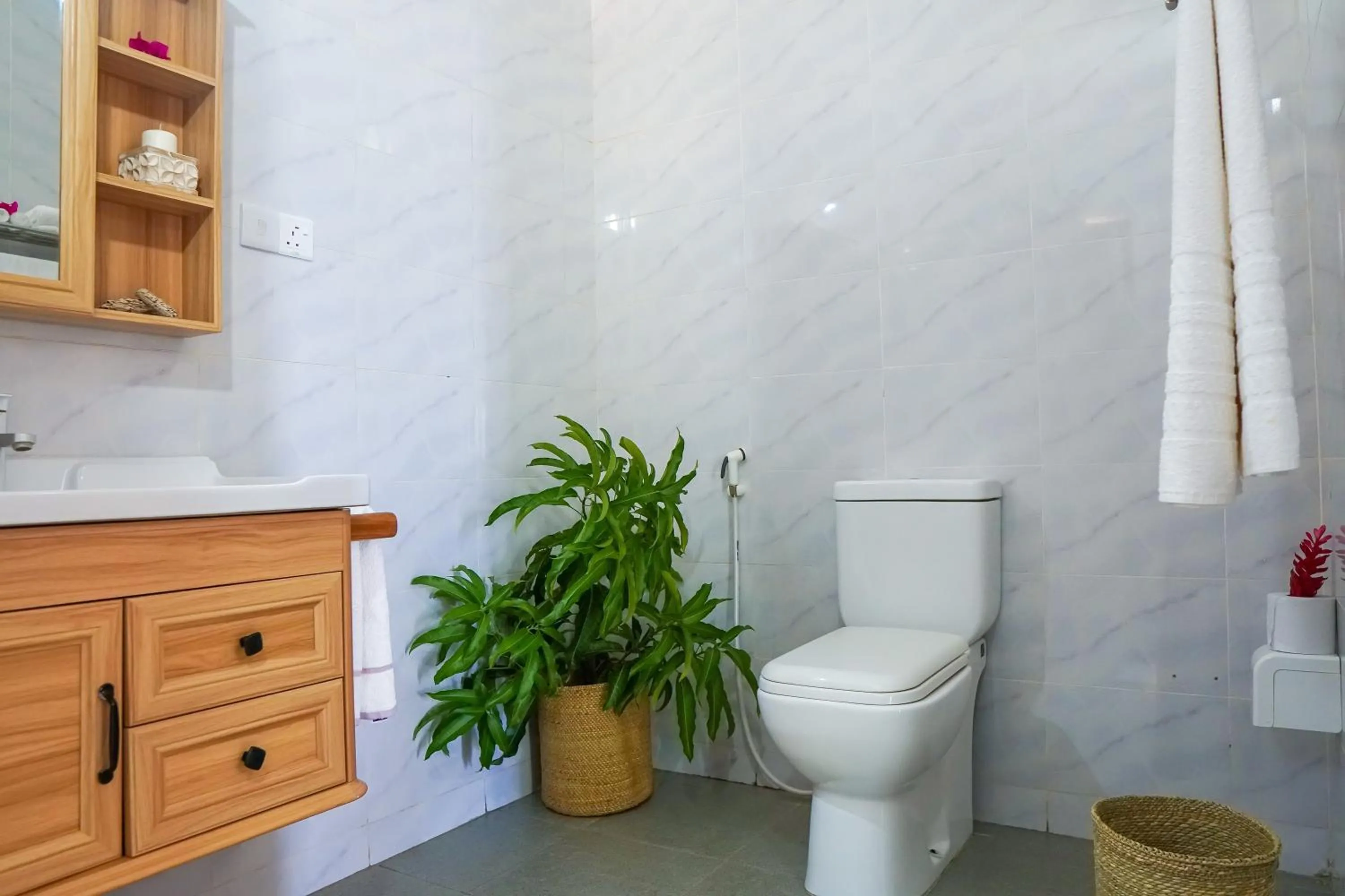 Toilet in Aquamarina Hotel