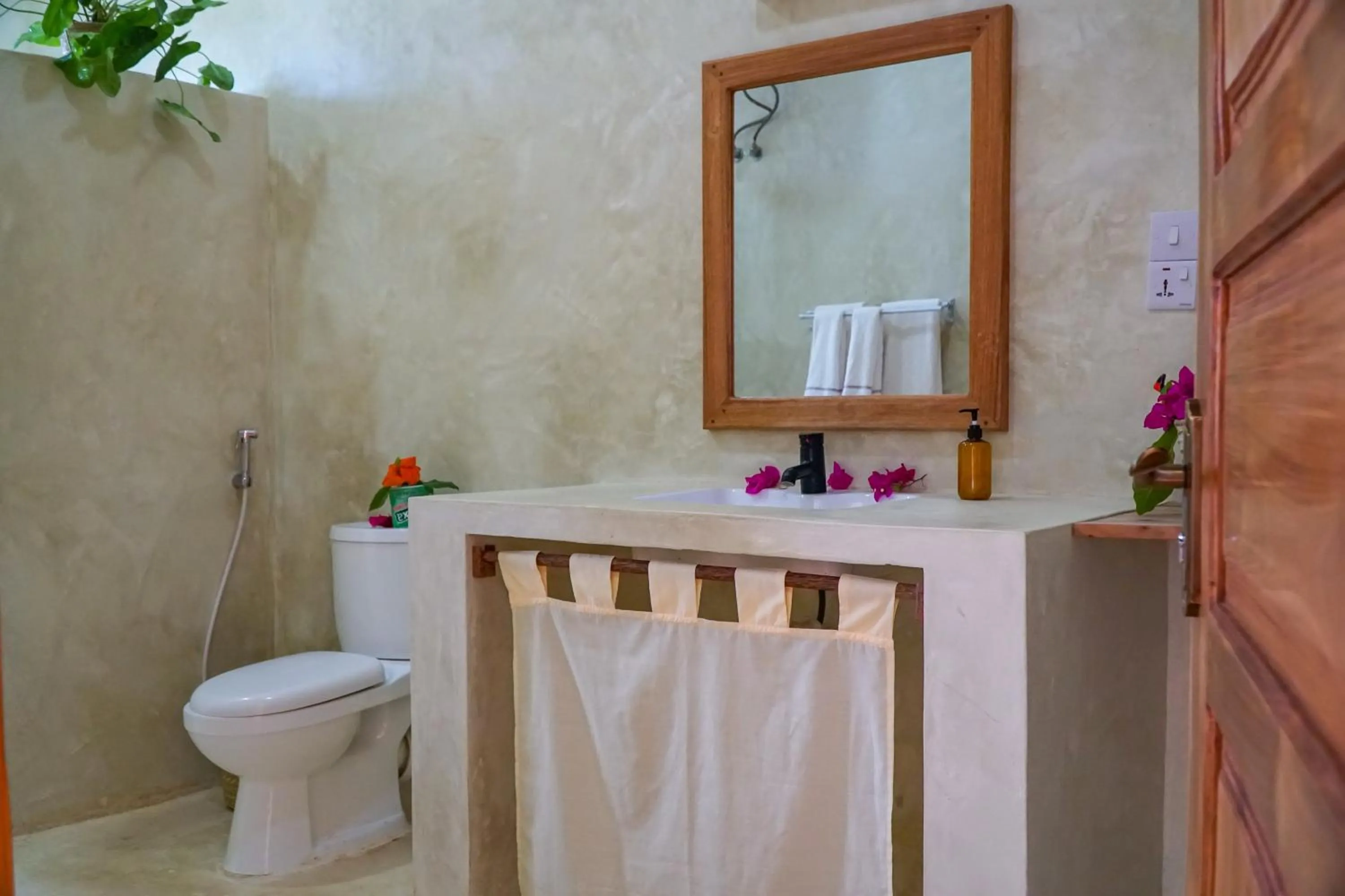 Bathroom in Aquamarina Hotel