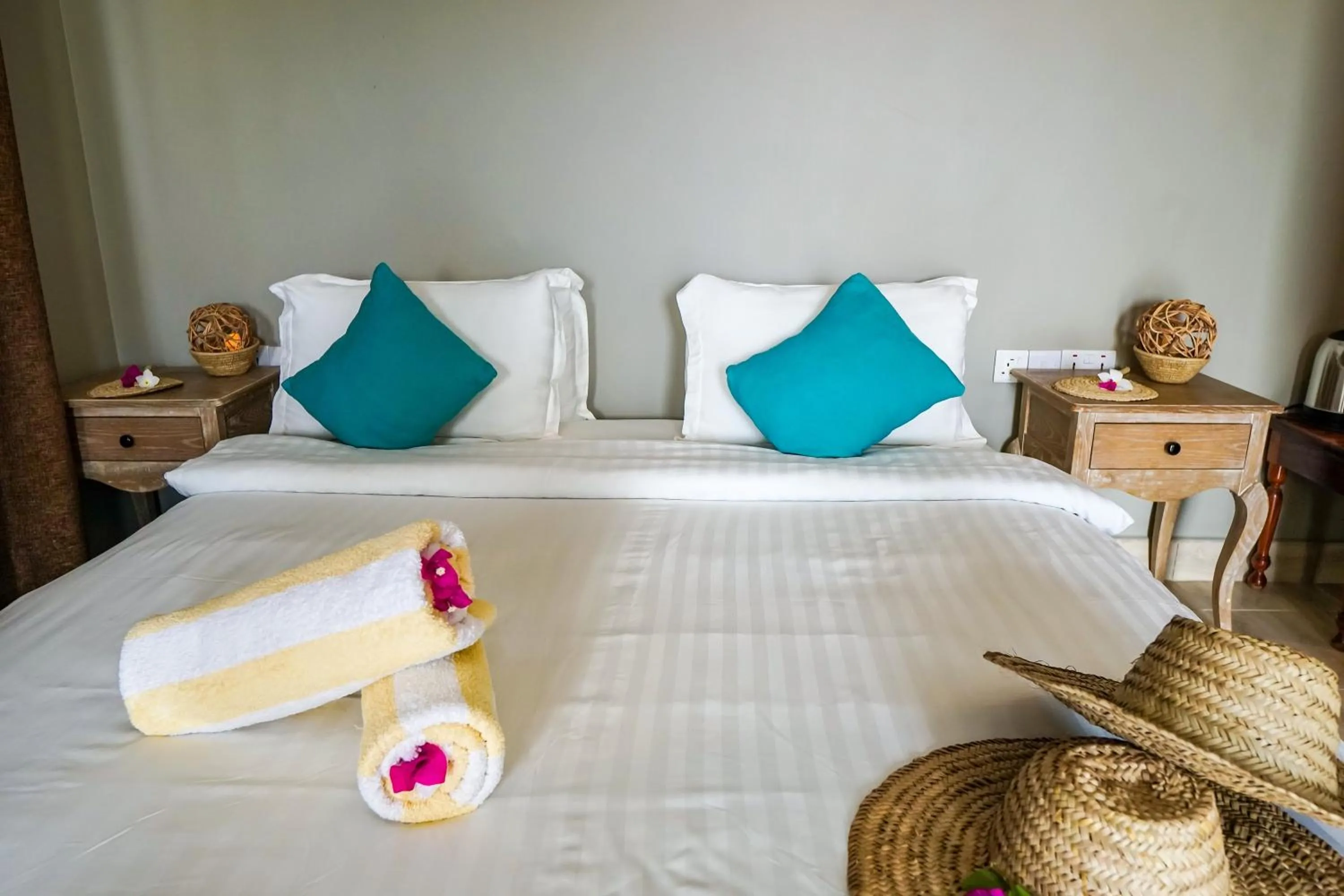 Bedroom, Bed in Aquamarina Hotel