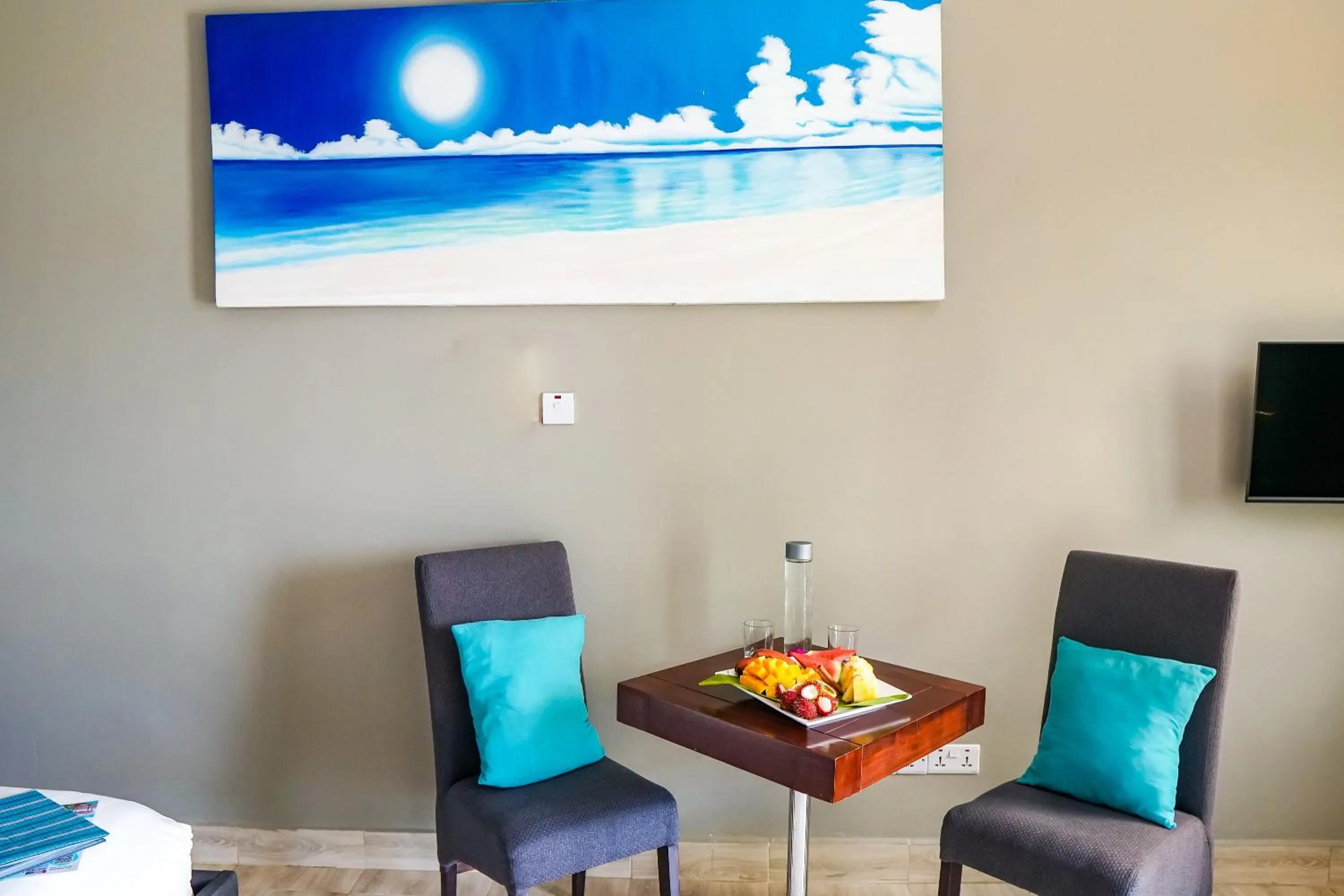 Seating area in Aquamarina Hotel