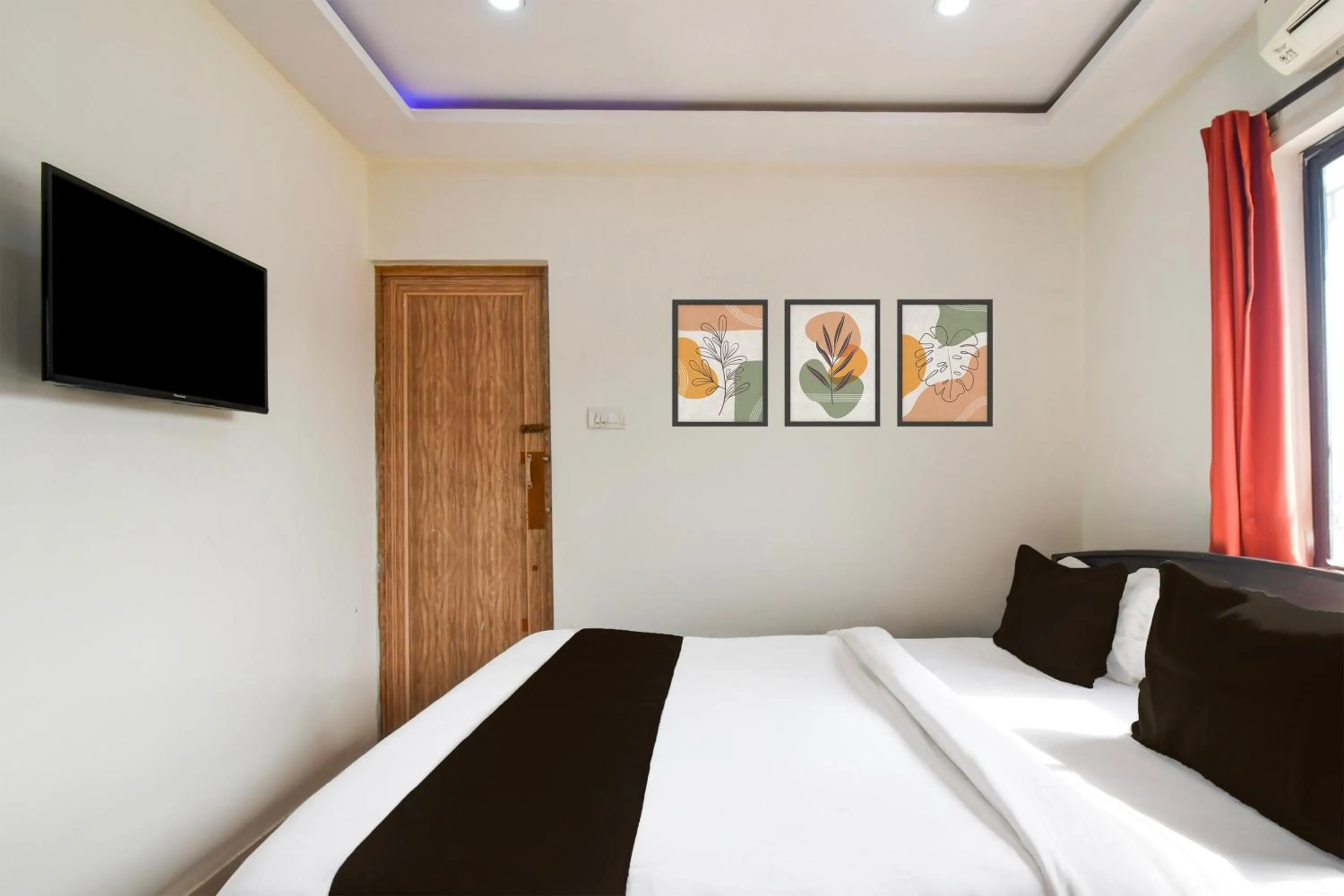 Bedroom, Bed in Super Hotel O New Alipore