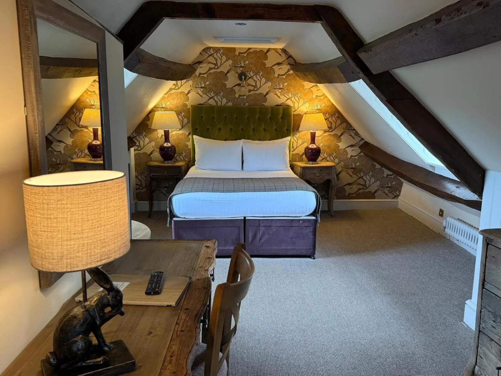 Bedroom, Bed in The Falkland Arms