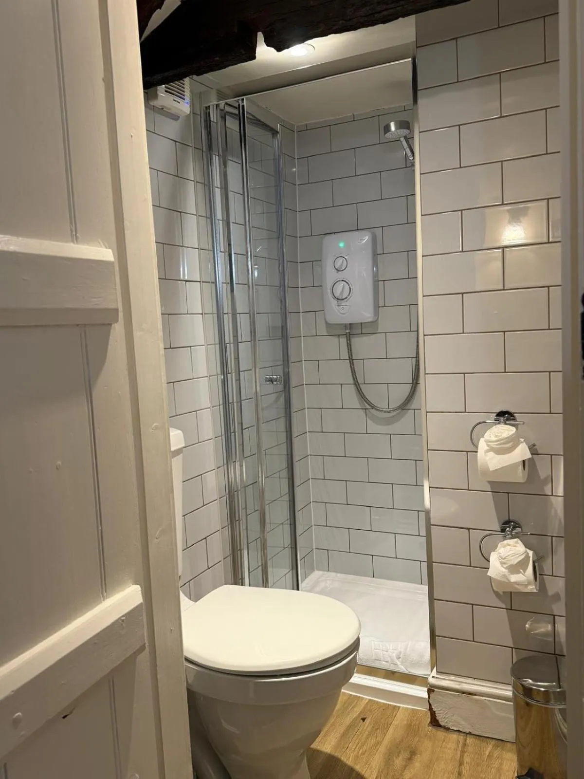 Bathroom in The Falkland Arms