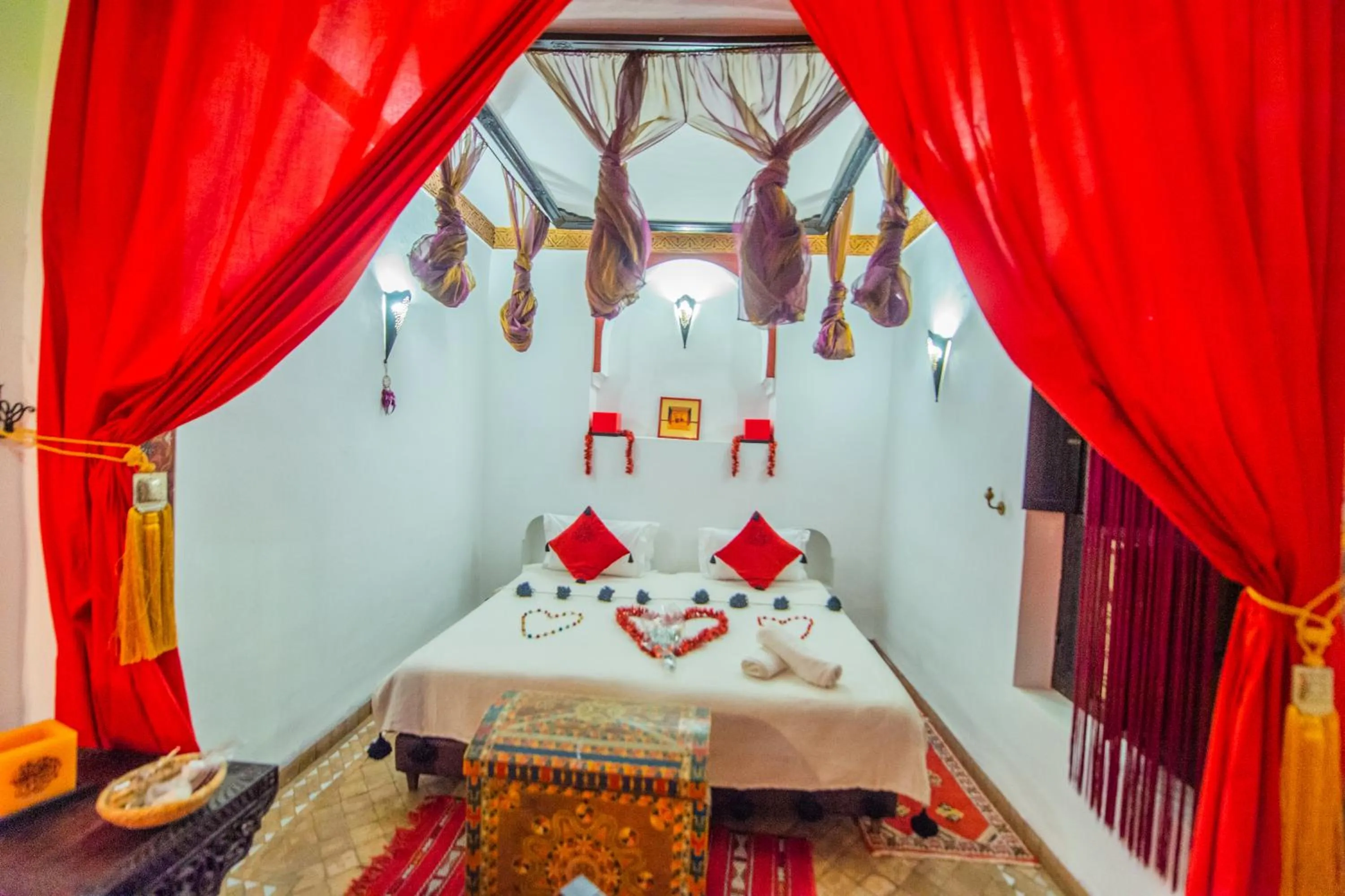 Bed in Riad Khabia & Spa