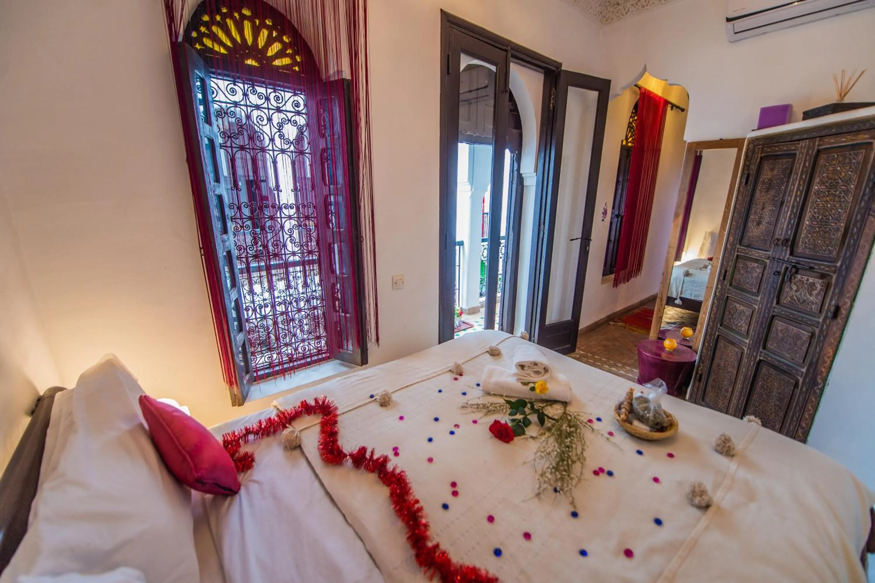 Bed in Riad Khabia & Spa
