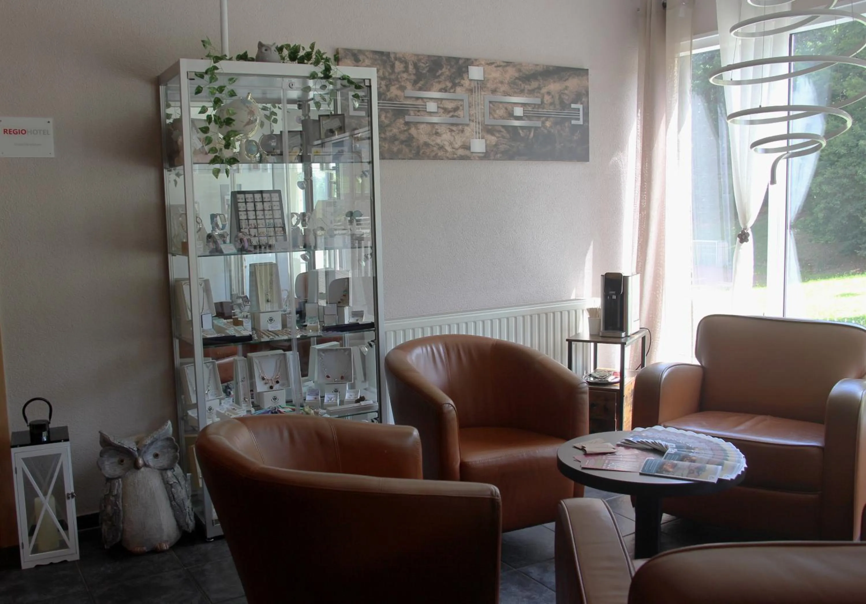 Lobby or reception in REGIOHOTEL Schanzenhaus Wernigerode - #Wellnessbereich #NaturAuszeitHarz #RuhigAmWald #FreeParking