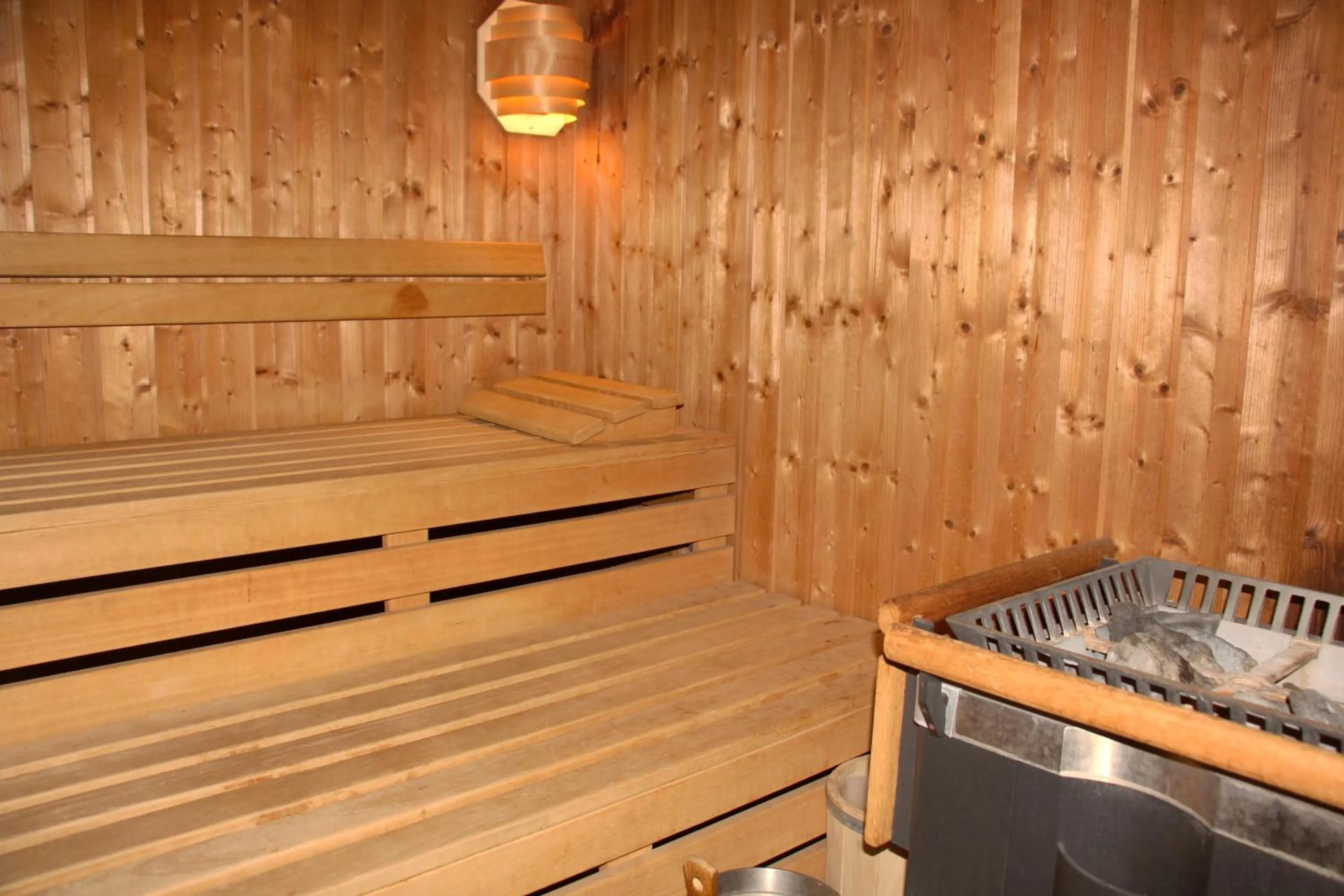 Sauna in REGIOHOTEL Schanzenhaus Wernigerode - #Wellnessbereich #NaturAuszeitHarz #RuhigAmWald #FreeParking