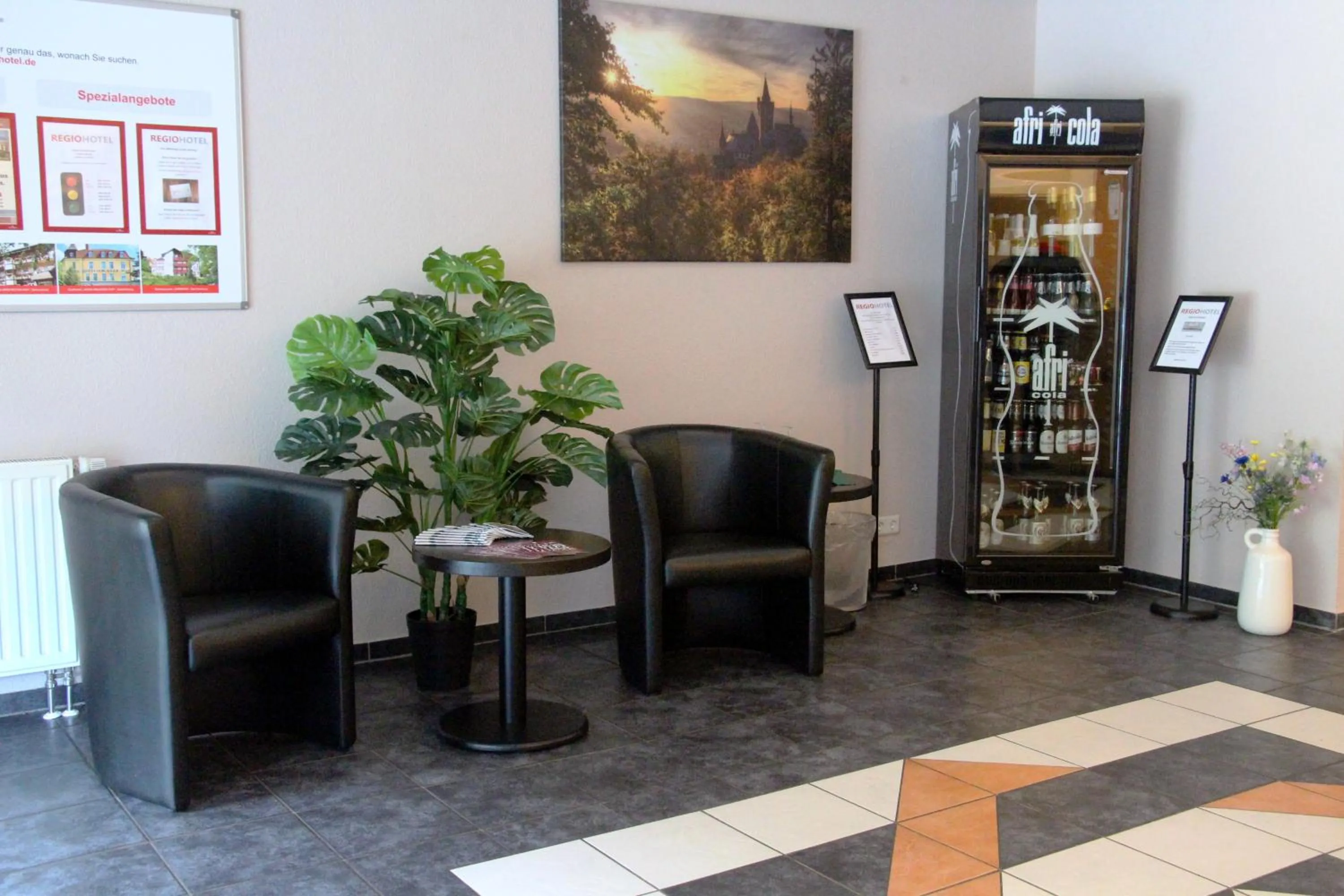 Lobby or reception in REGIOHOTEL Schanzenhaus Wernigerode - #Wellnessbereich #NaturAuszeitHarz #RuhigAmWald #FreeParking