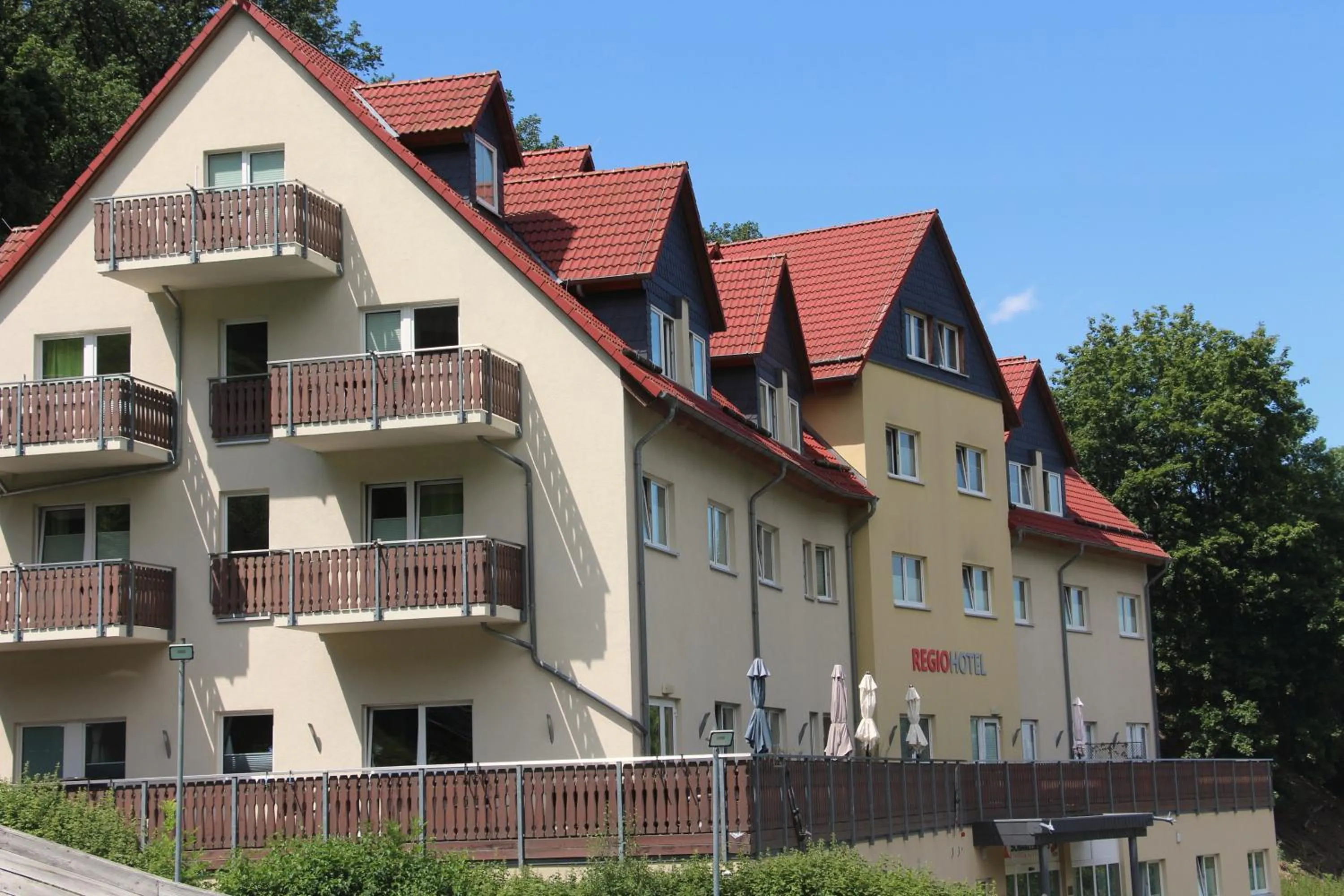 Property building in REGIOHOTEL Schanzenhaus Wernigerode - #Wellnessbereich #NaturAuszeitHarz #RuhigAmWald #FreeParking