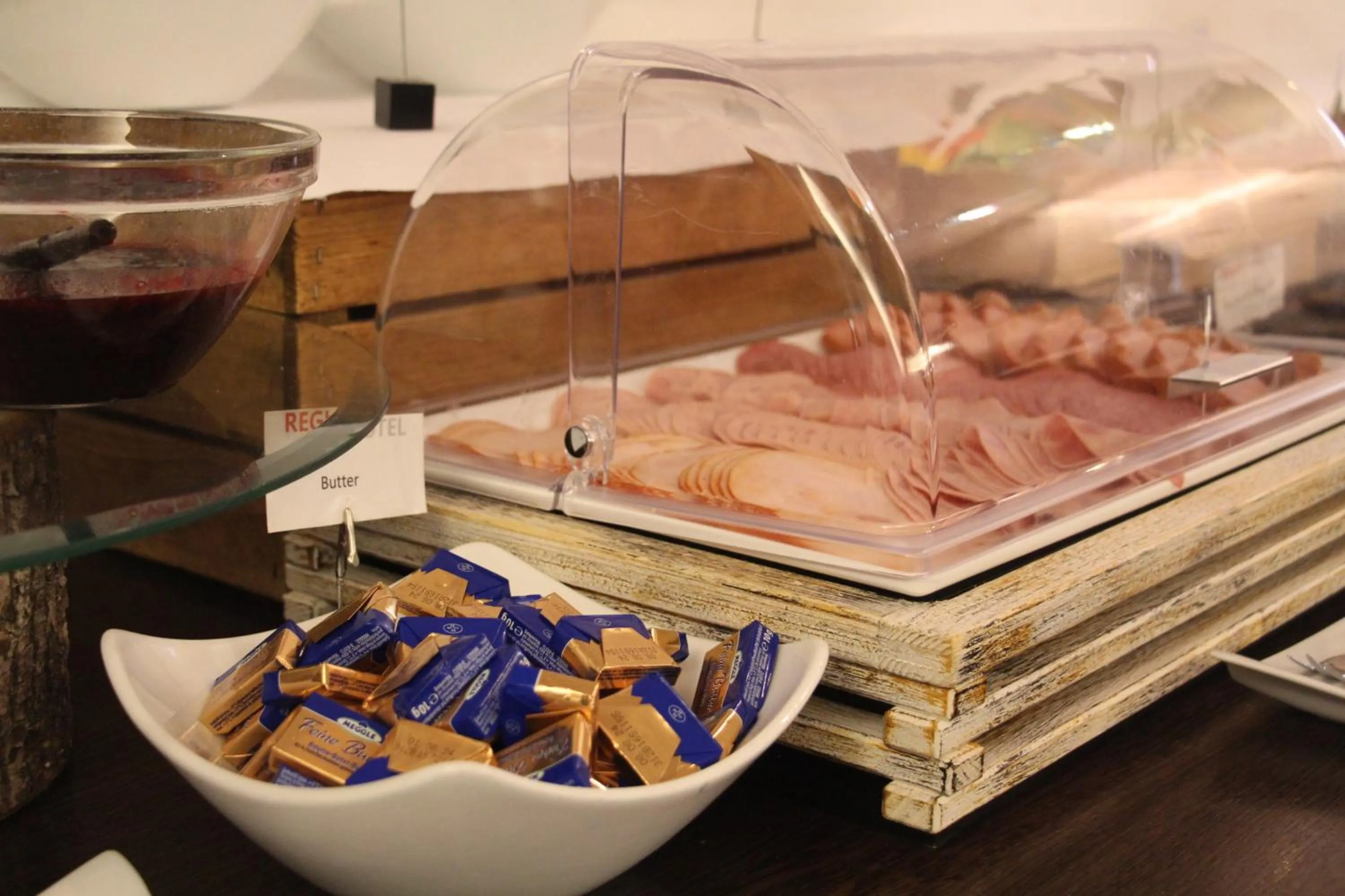 Breakfast in REGIOHOTEL Schanzenhaus Wernigerode - #Wellnessbereich #NaturAuszeitHarz #RuhigAmWald #FreeParking