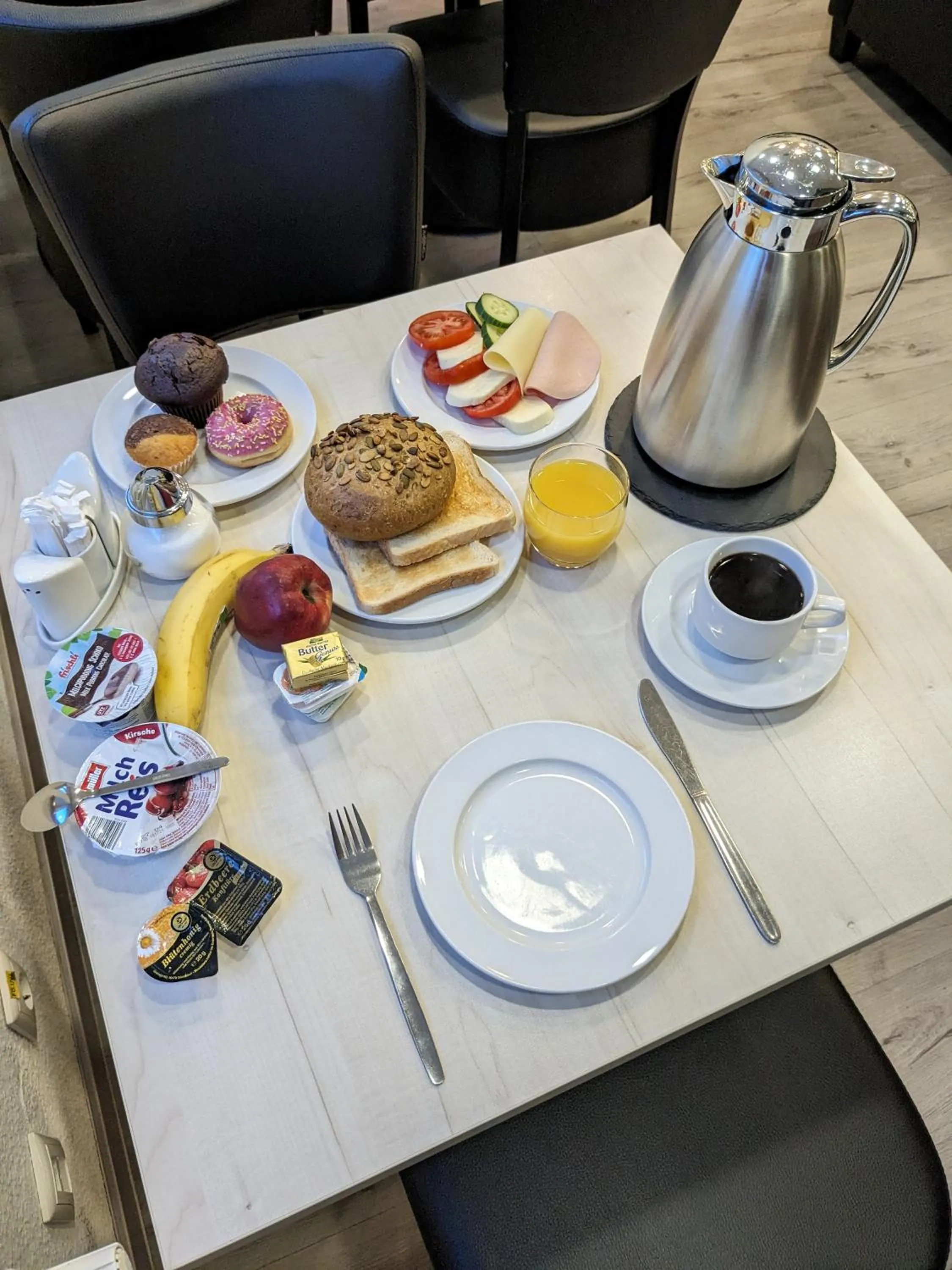 Breakfast in Adler Hotel Frankfurt