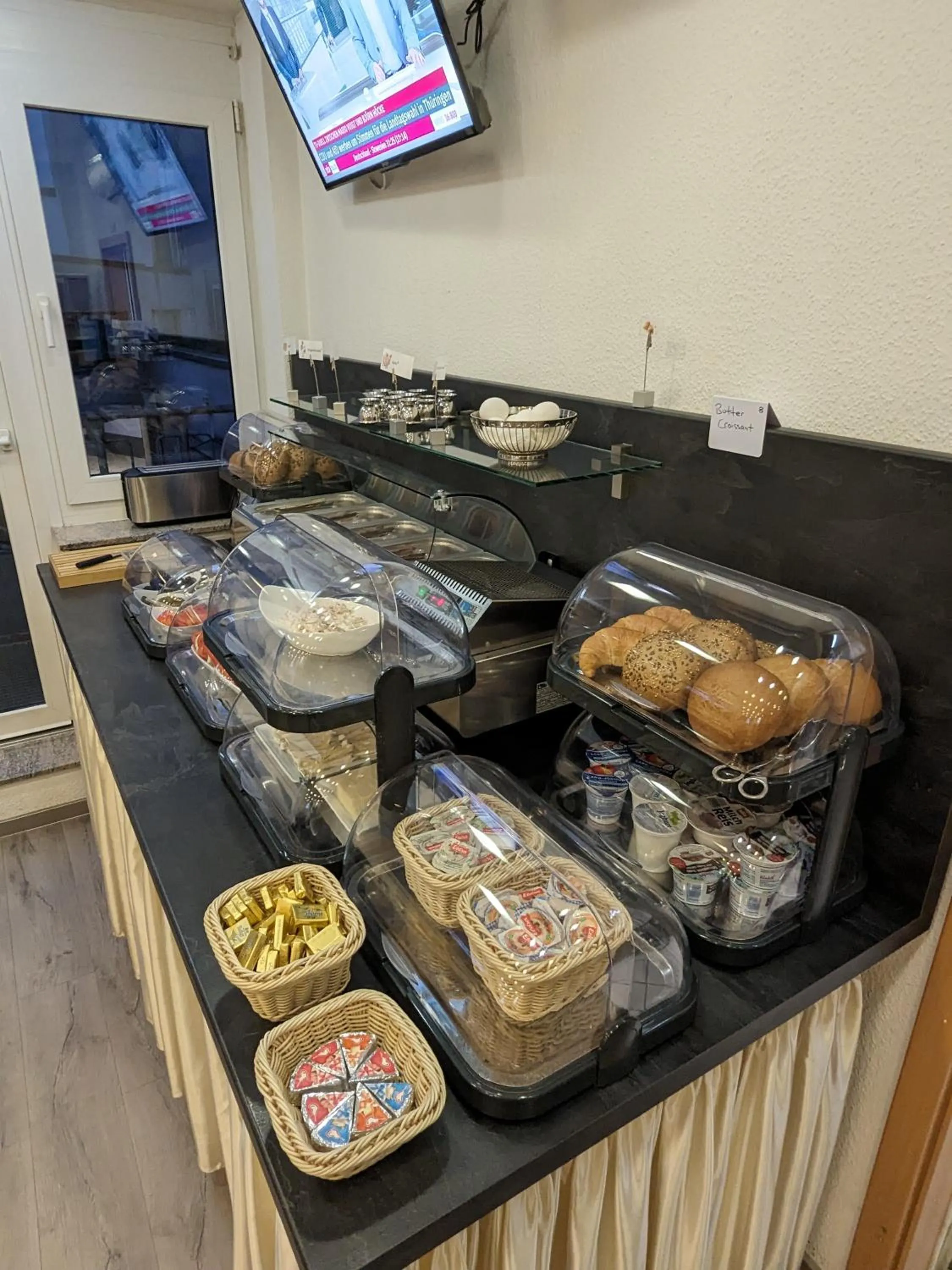 Breakfast in Adler Hotel Frankfurt