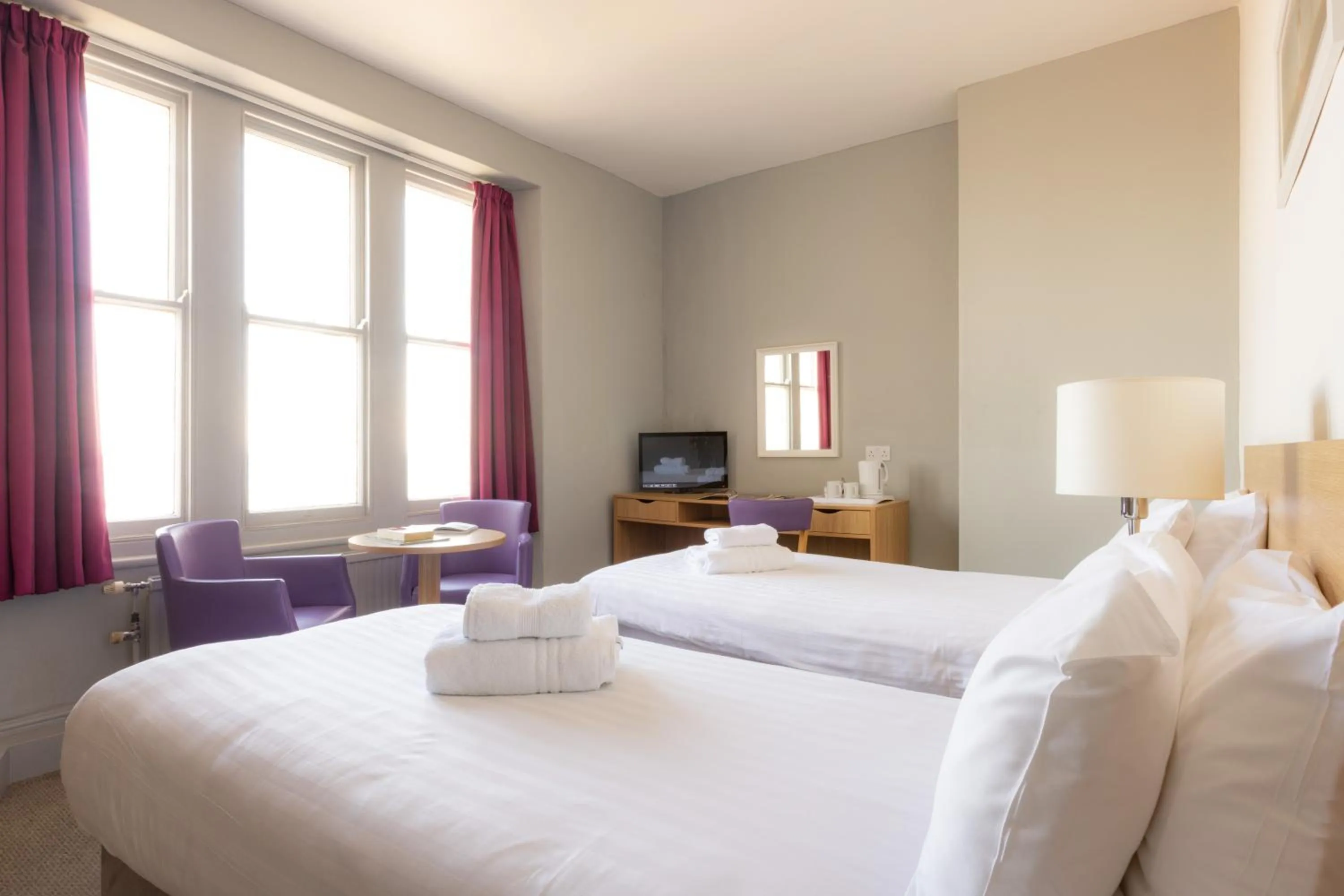 Bedroom, Bed in The Marine Hotel