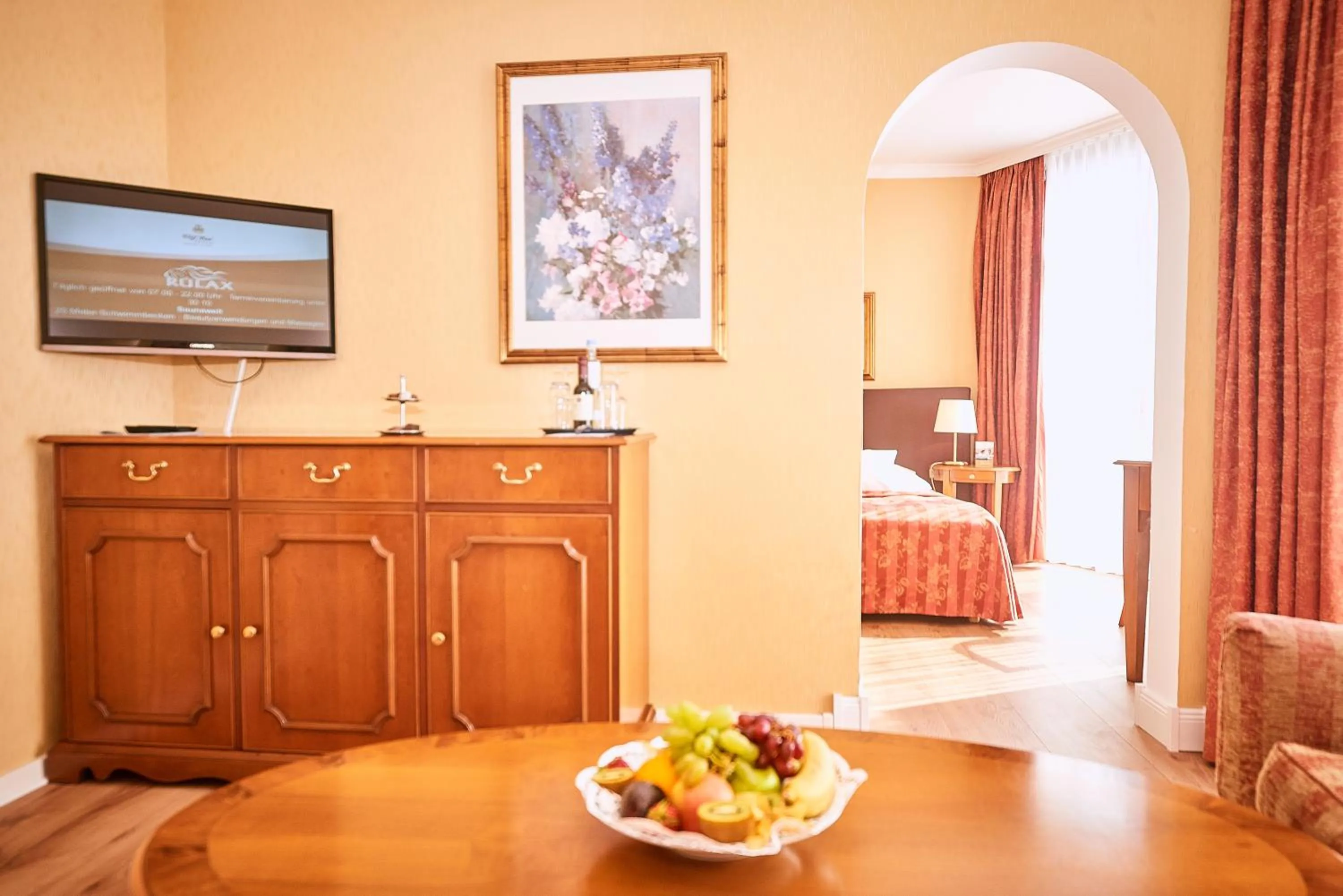 Photo of the whole room, Bed in Cliff Hotel Rügen