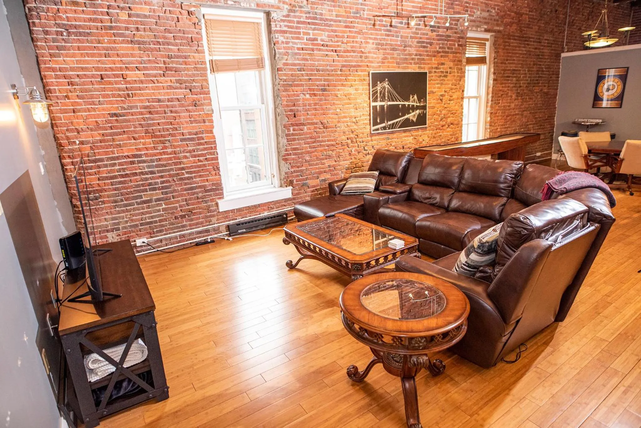 Georgia Street 4 Bedroom Condo Downtown!!