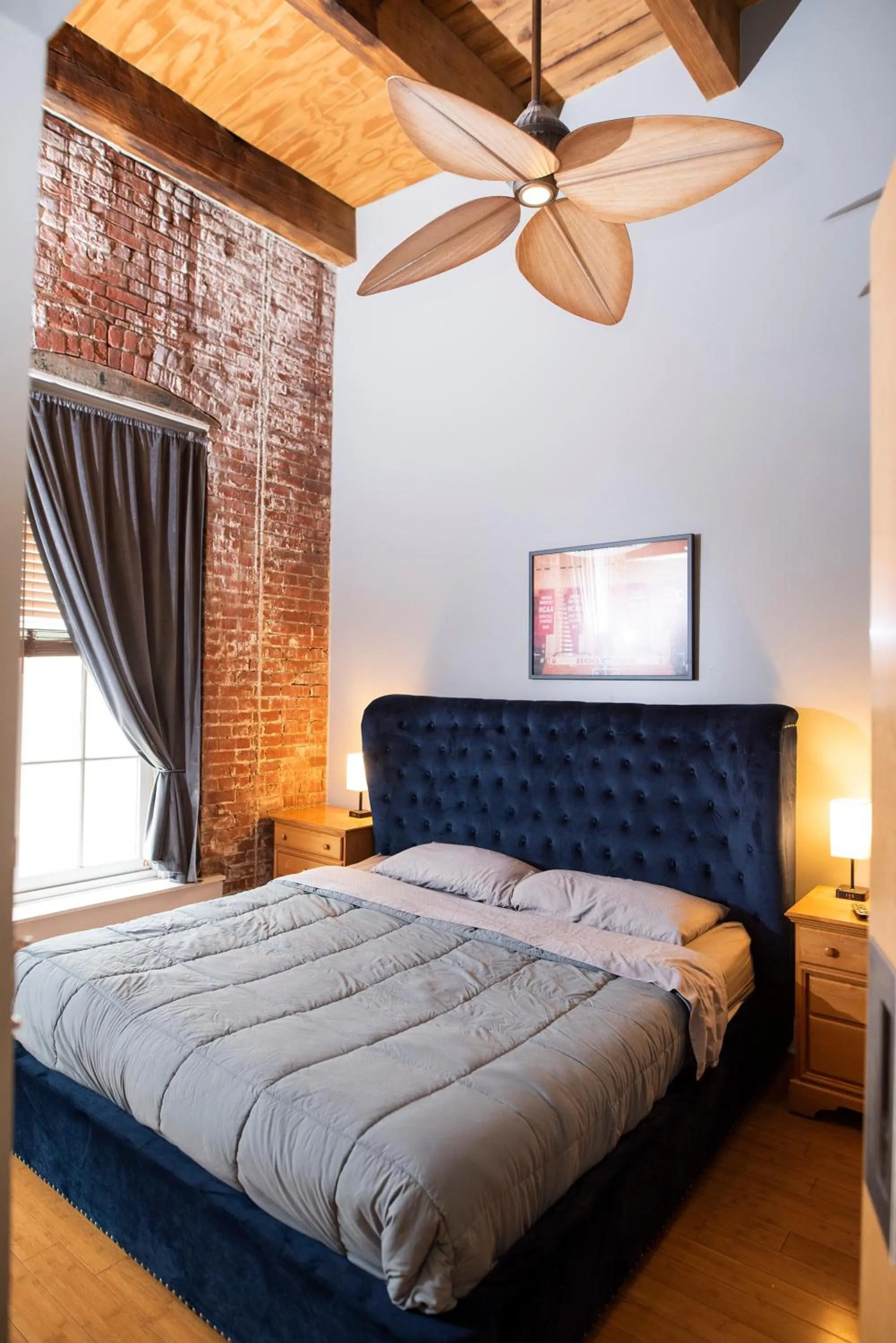 Georgia Street 4 Bedroom Condo Downtown!!