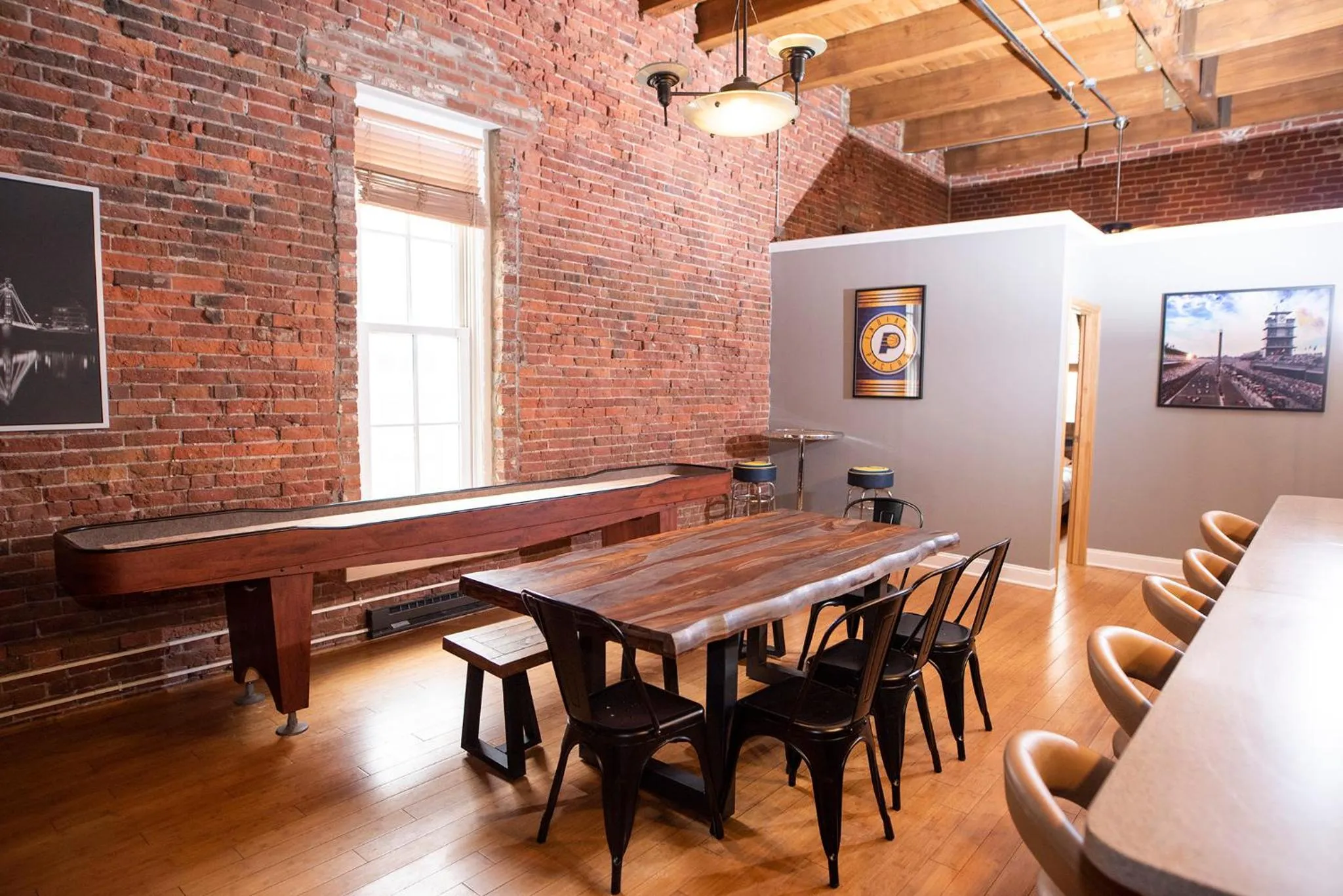 Georgia Street 4 Bedroom Condo Downtown!!