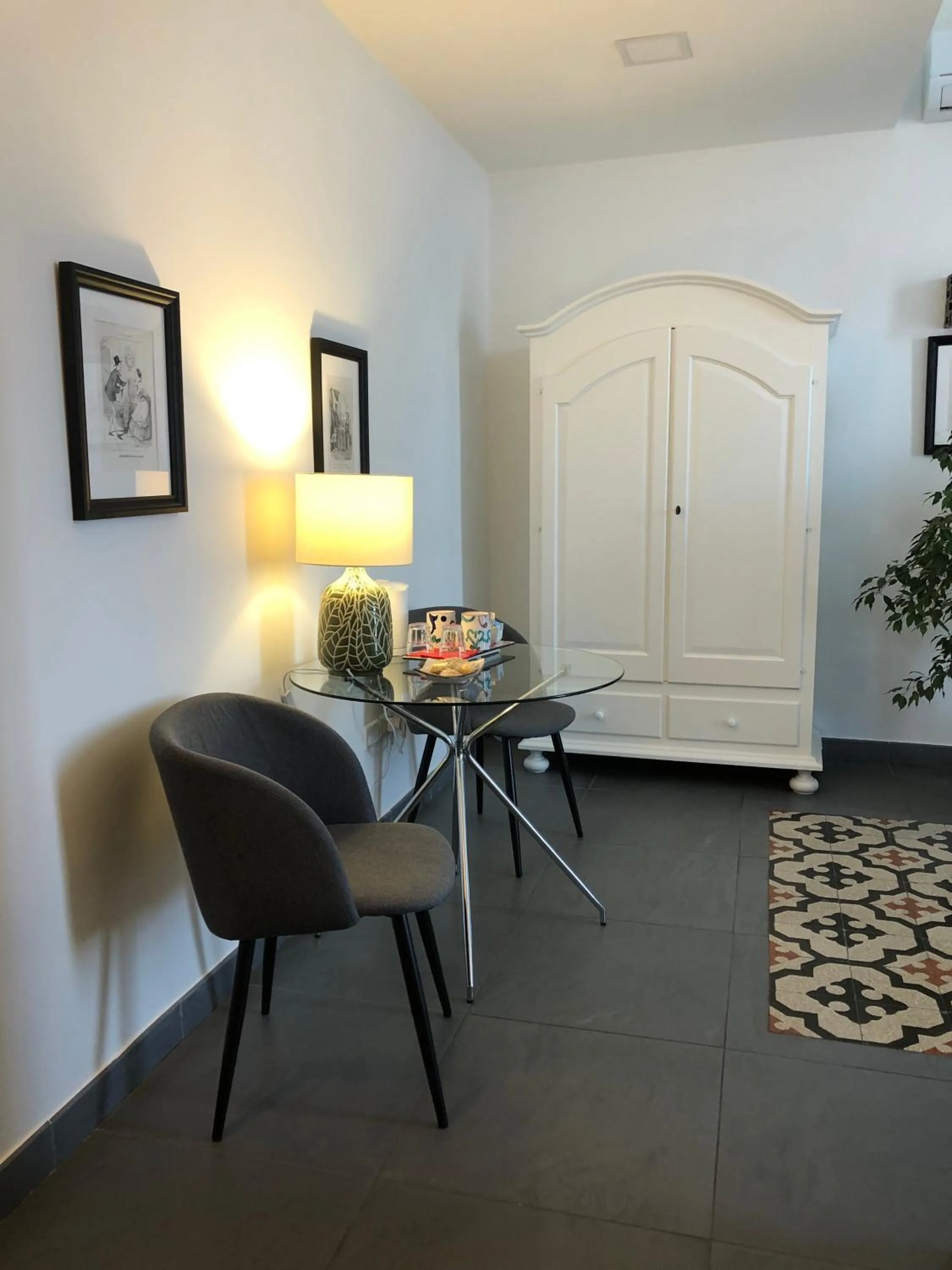 wardrobe in Janare - Rooms & Terrace