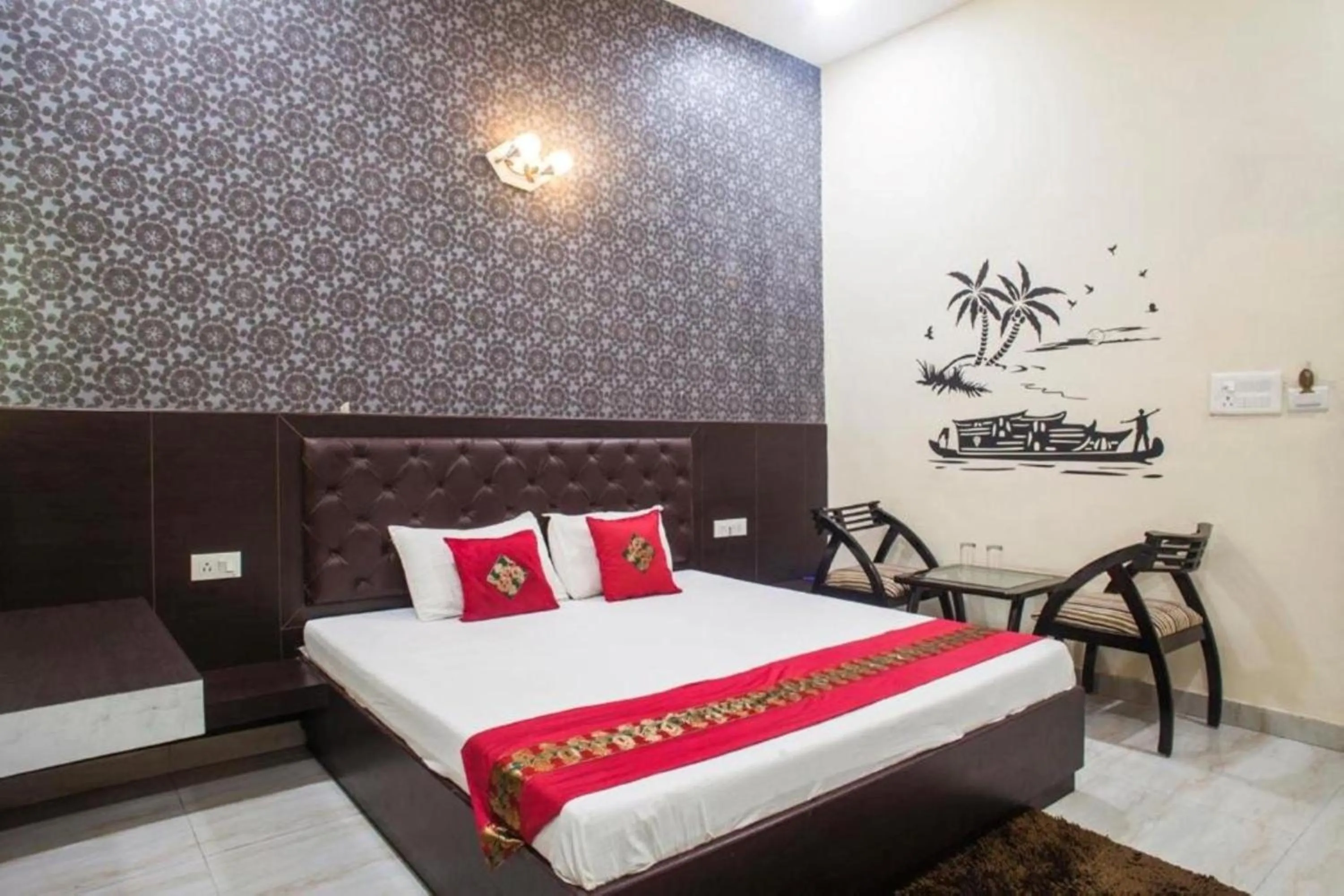 Bed in Clarks Collection Maanya