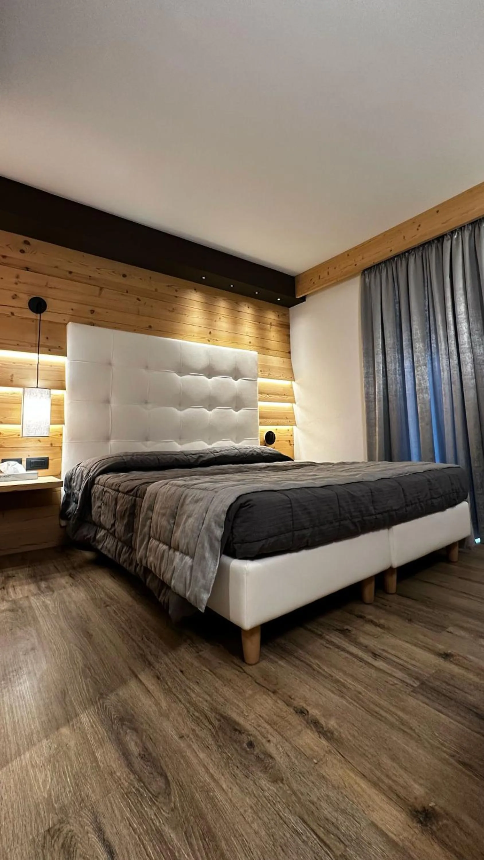 Bathroom, Bed in Hotel Regent's