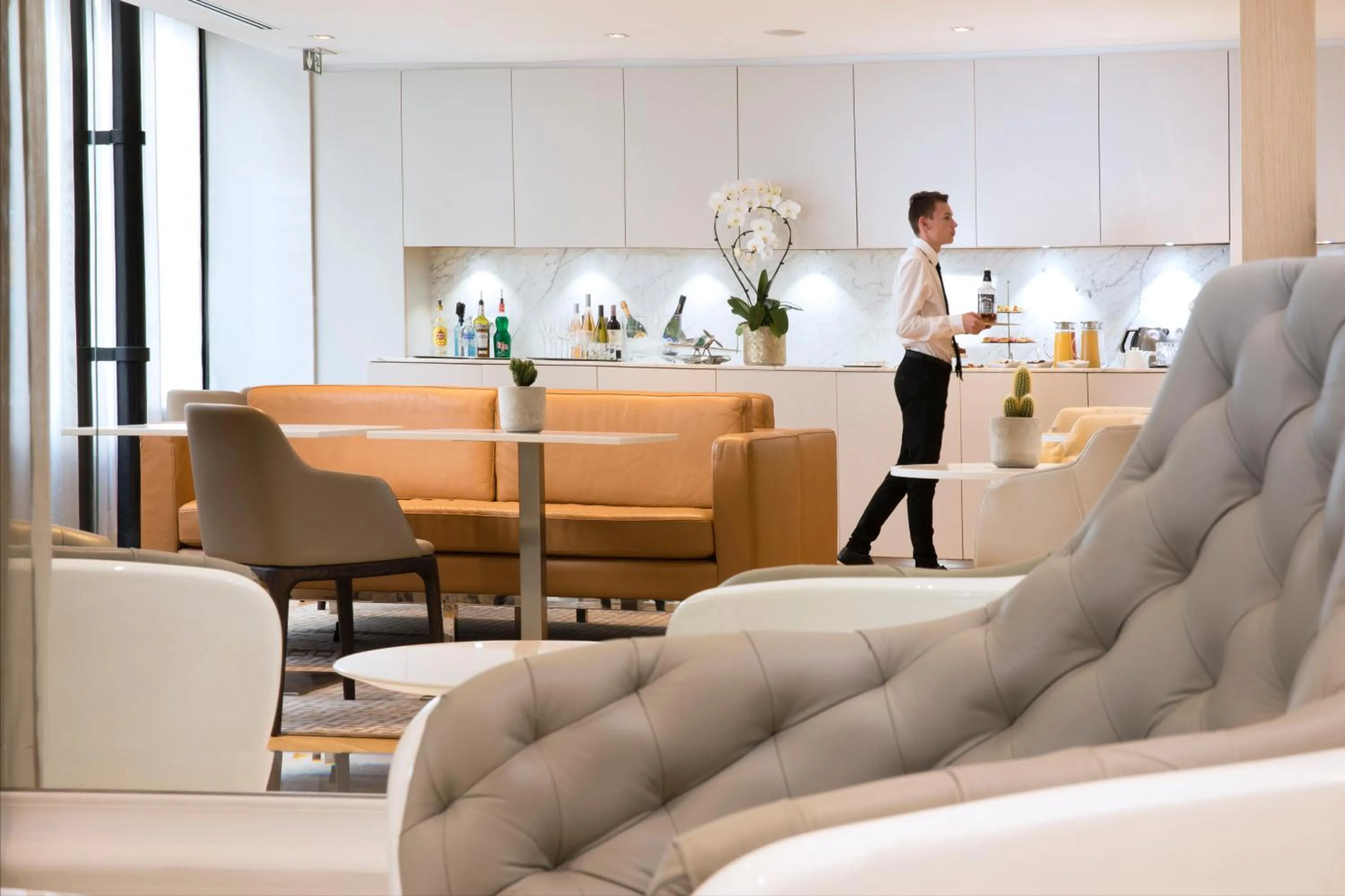 Lounge or bar in Hôtel R de Paris - Boutique Hotel