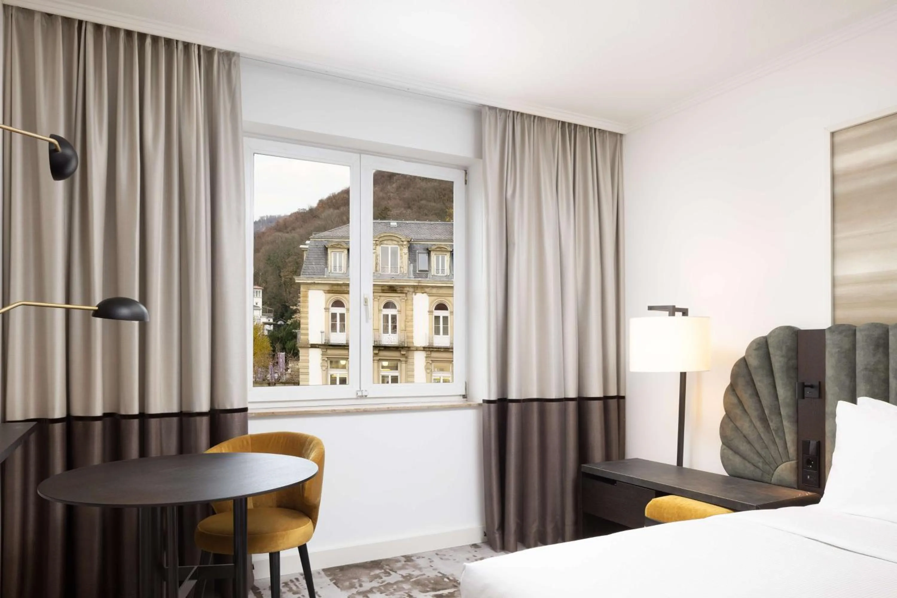 Bed in Crowne Plaza Heidelberg City Centre