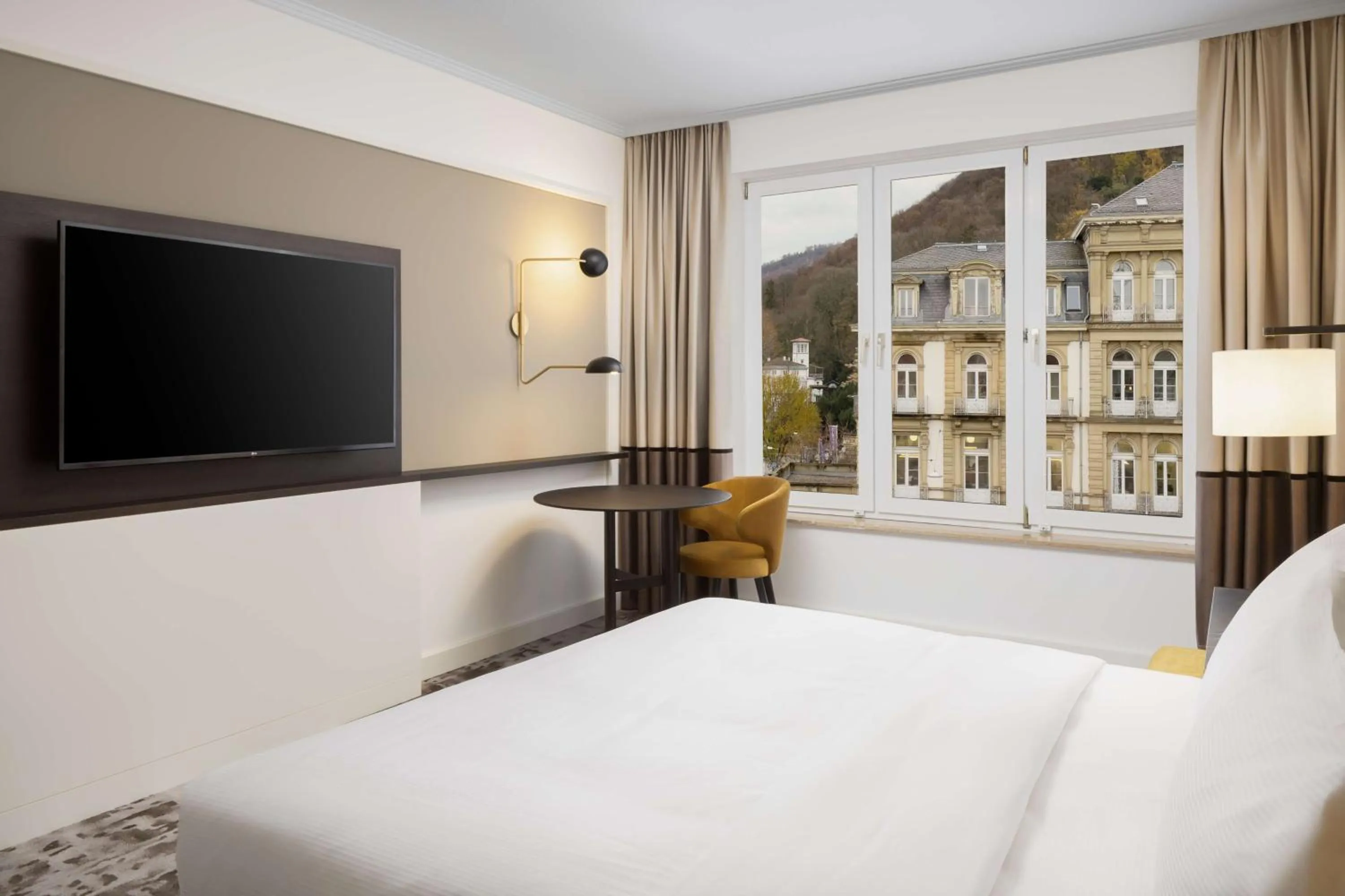 Bed in Crowne Plaza Heidelberg City Centre