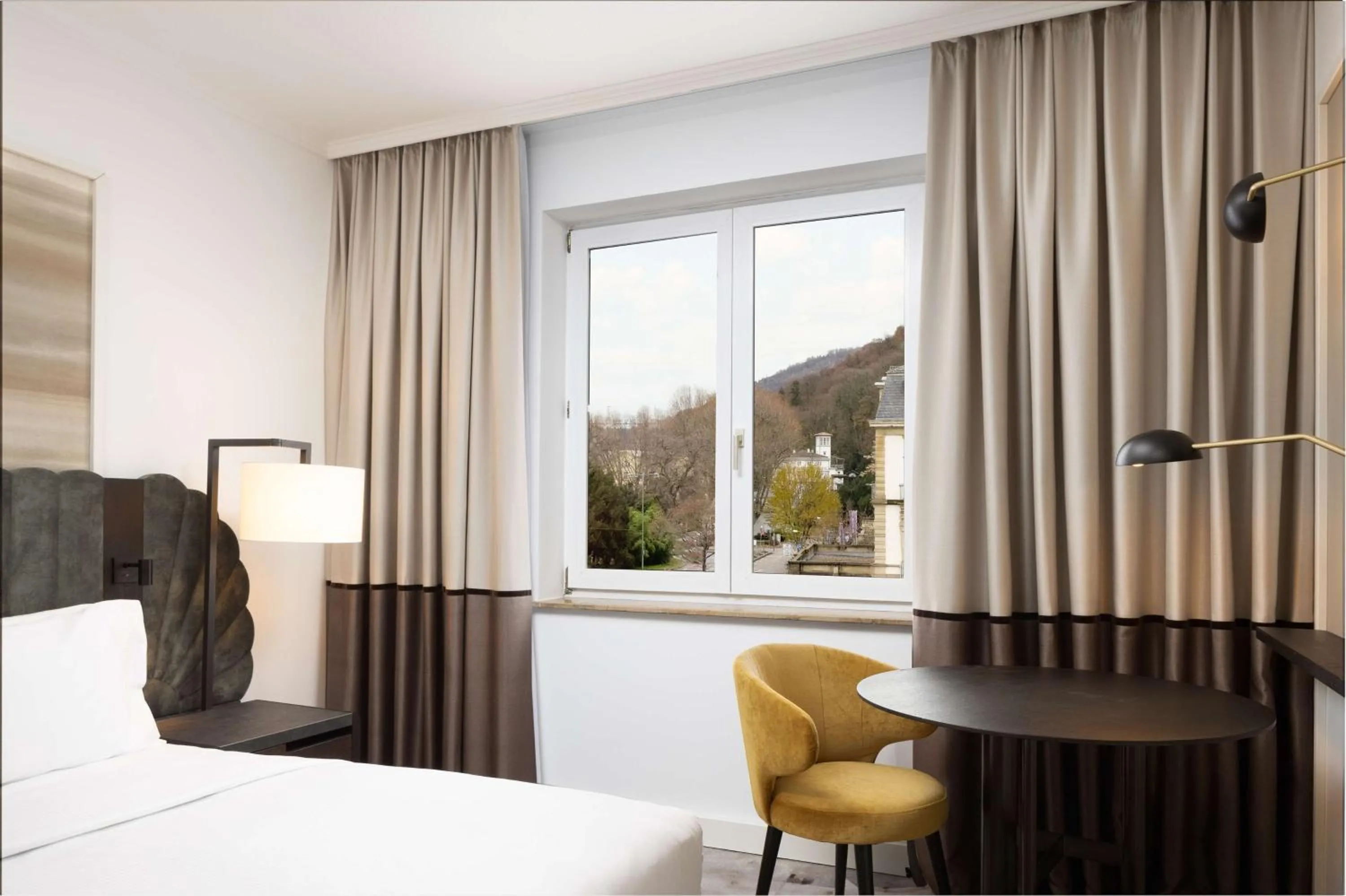 Bed in Crowne Plaza Heidelberg City Centre