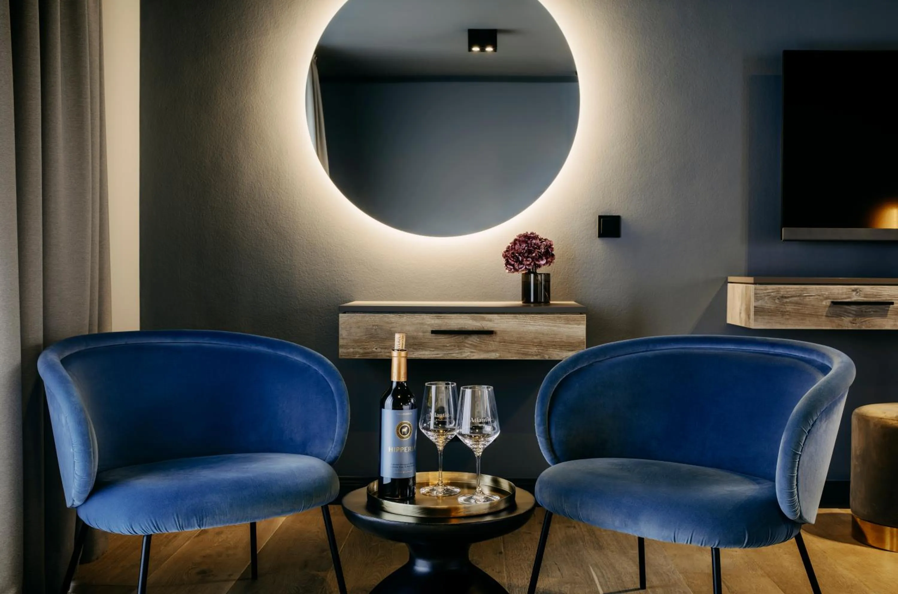 Seating area in Hotel Atlantic - Kopf aus, Herz an!