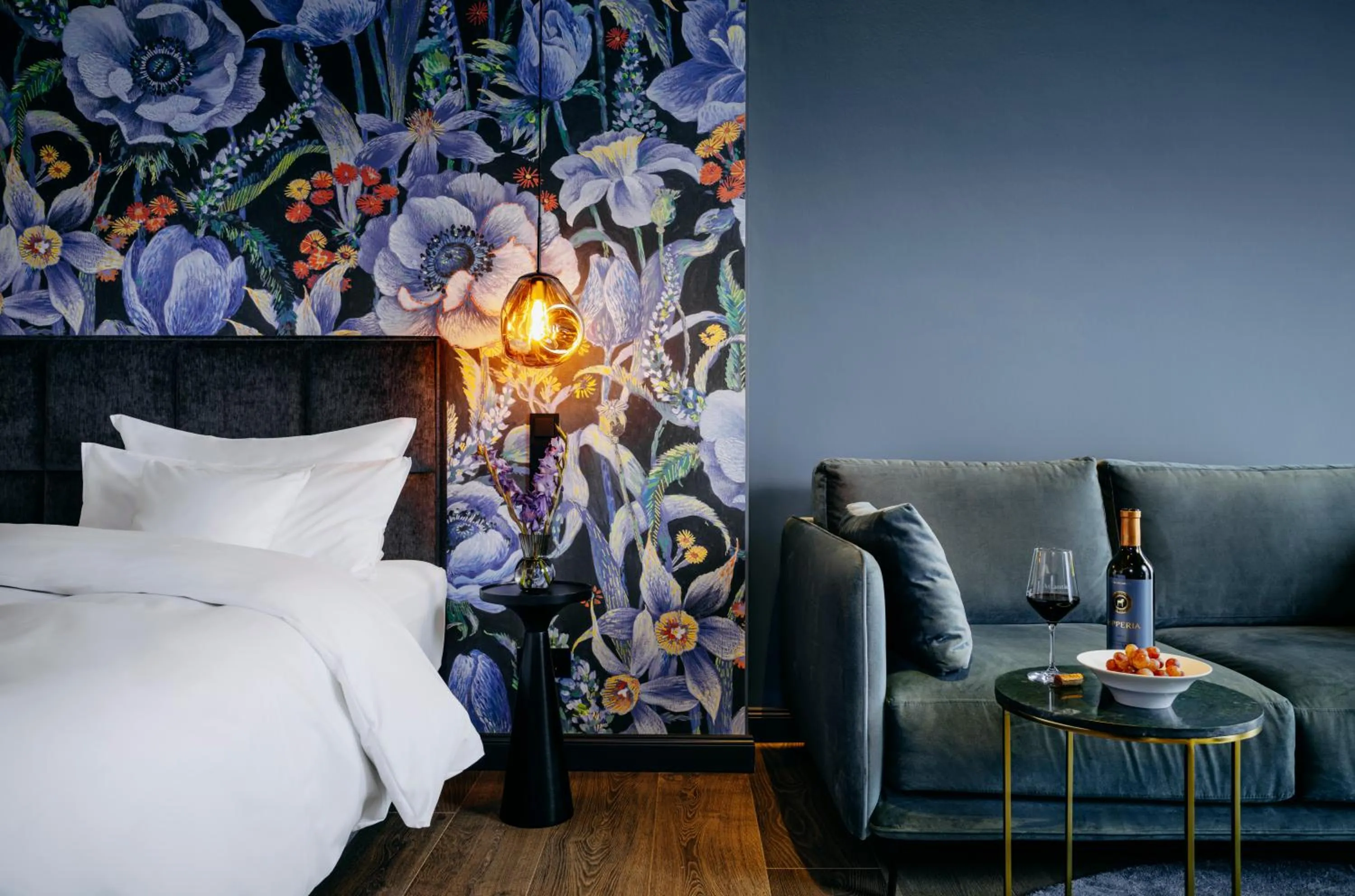 Photo of the whole room, Bed in Hotel Atlantic - Kopf aus, Herz an!