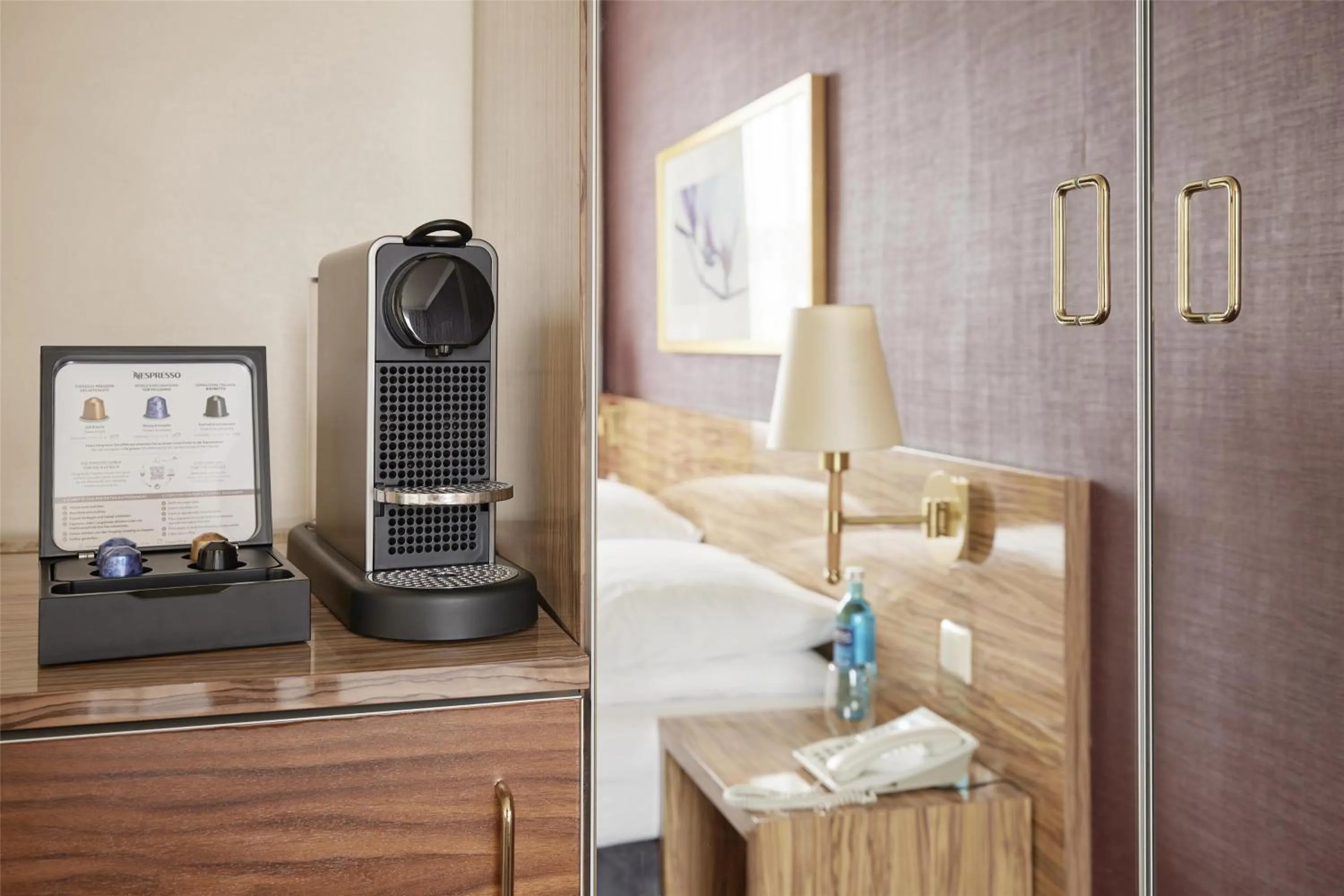 Bedroom in Best Western Raphael Hotel Altona