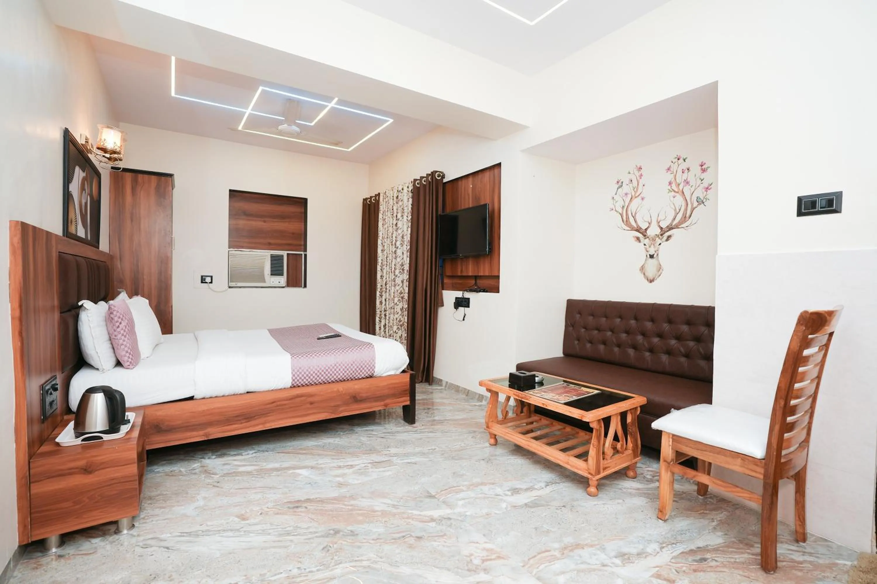 Bed in Hotel Neelkiran