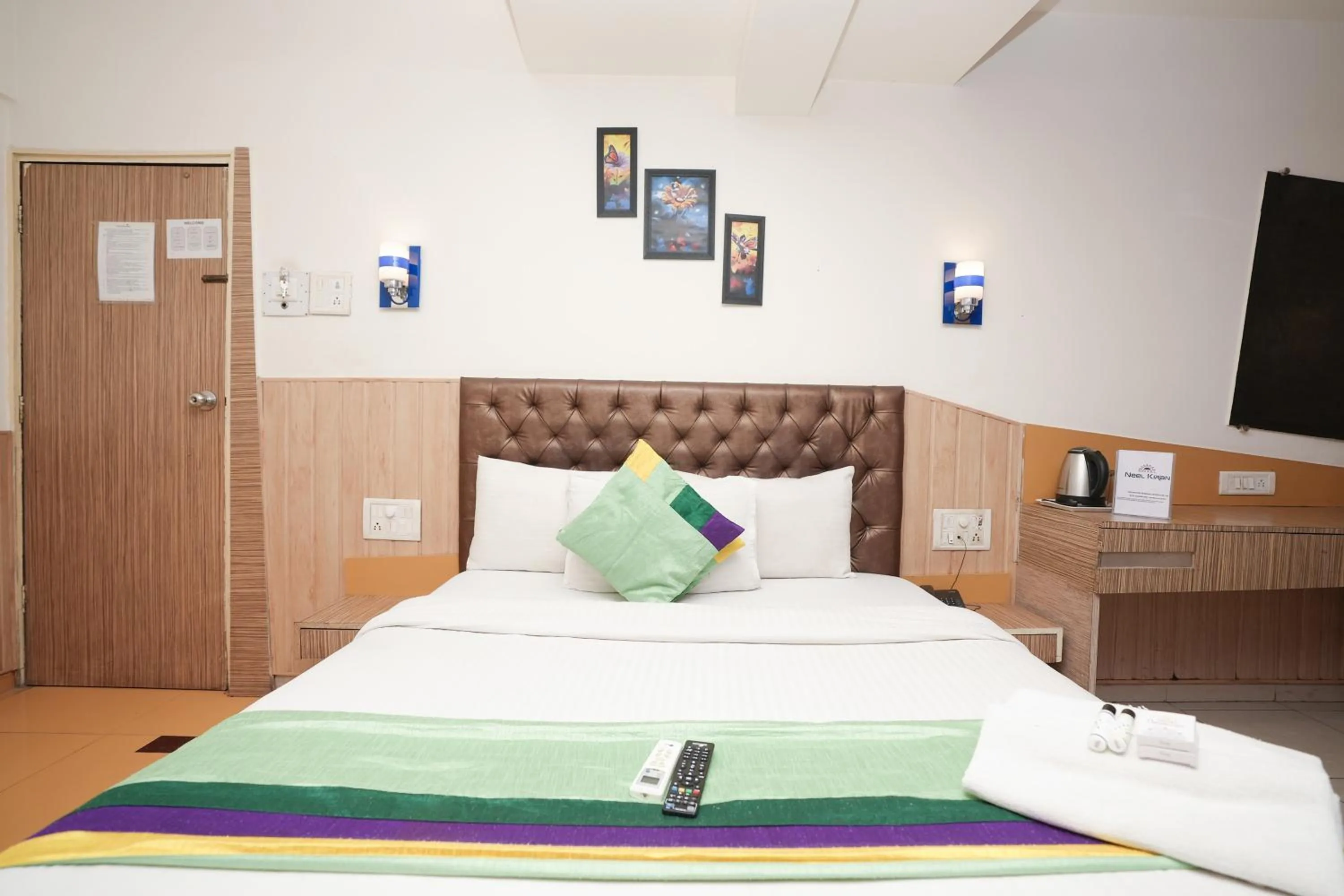 Bed in Hotel Neelkiran