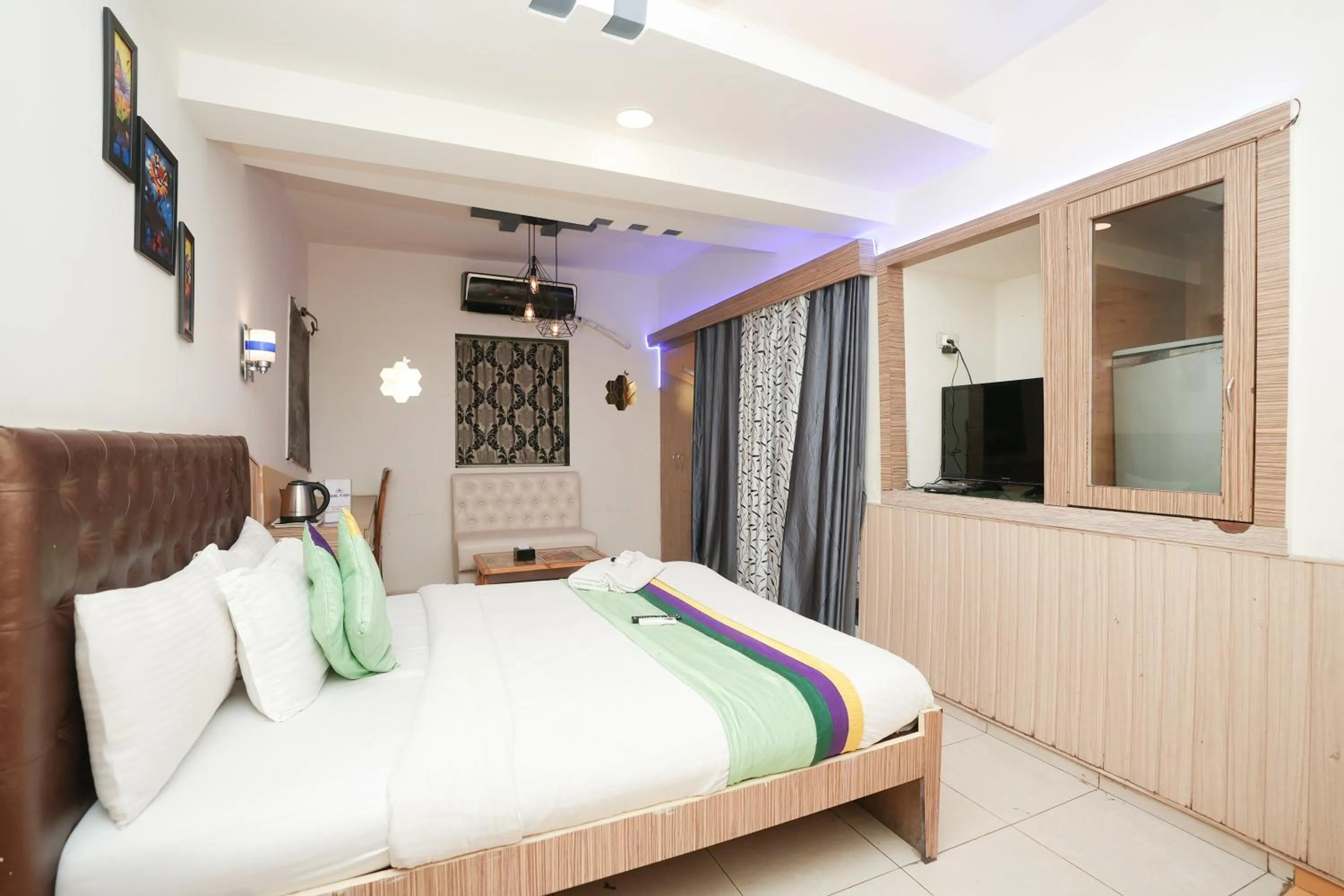 Bed in Hotel Neelkiran