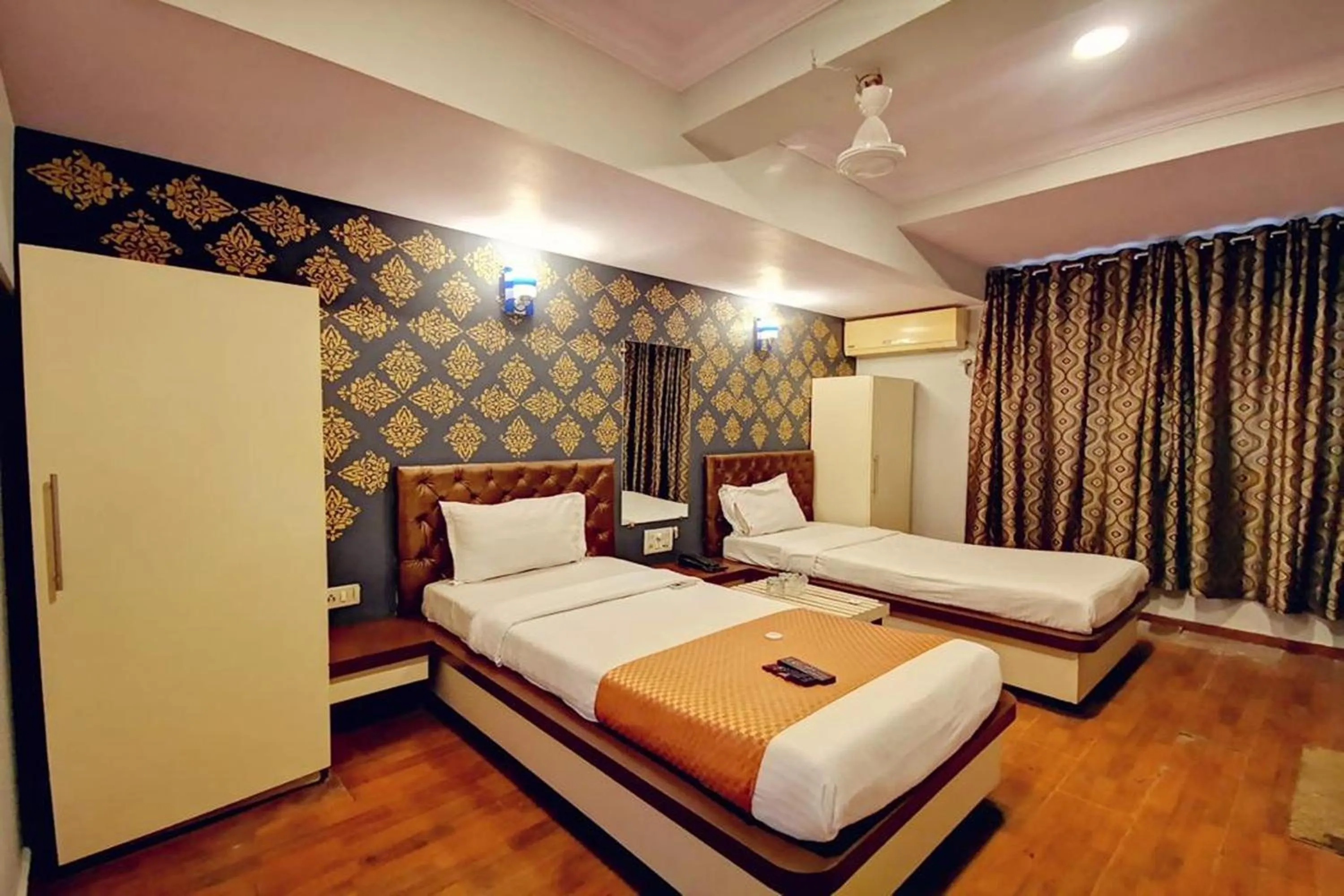 Bedroom in Hotel Neelkiran