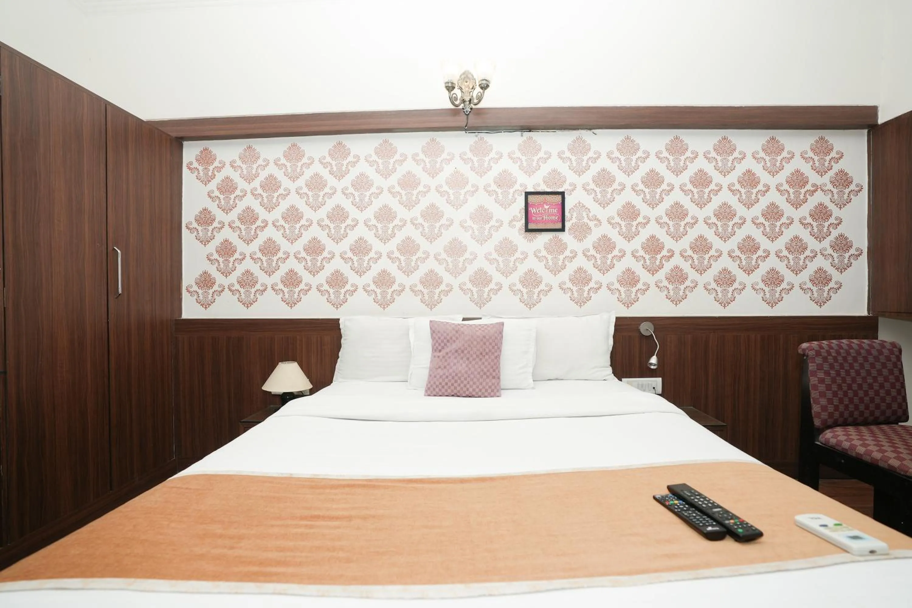 Bed in Hotel Neelkiran