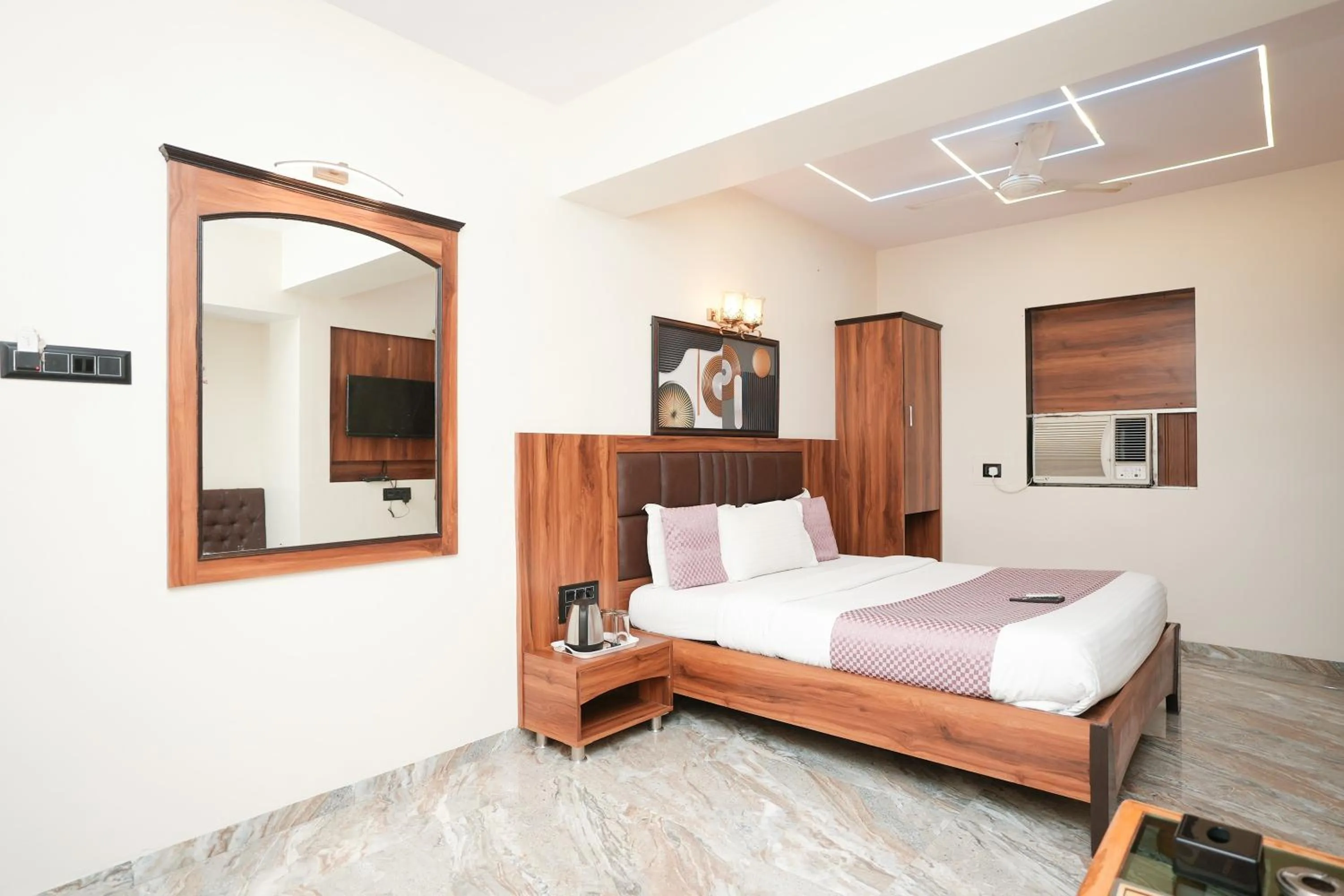 Bed in Hotel Neelkiran